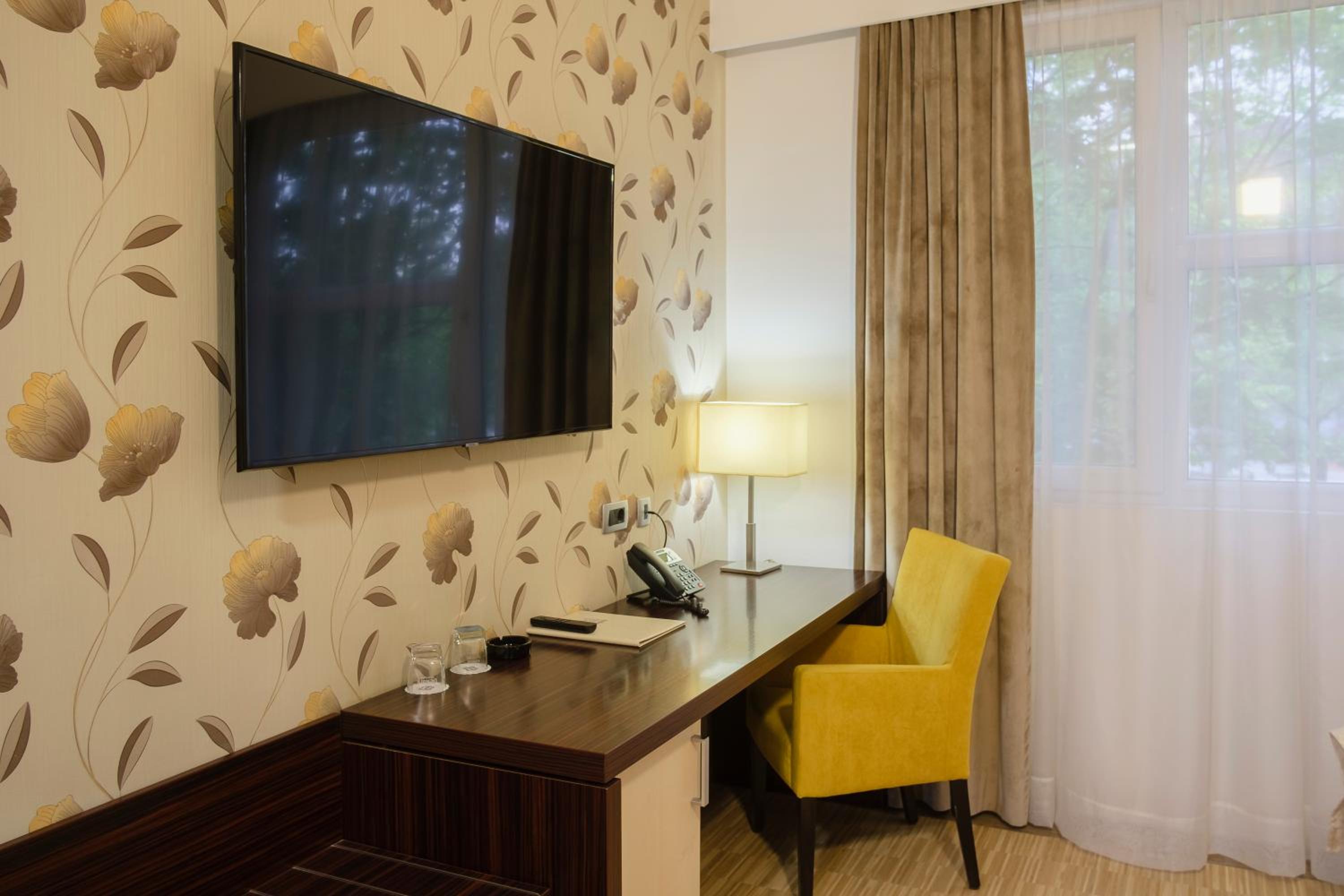 Double Room - Photo 3