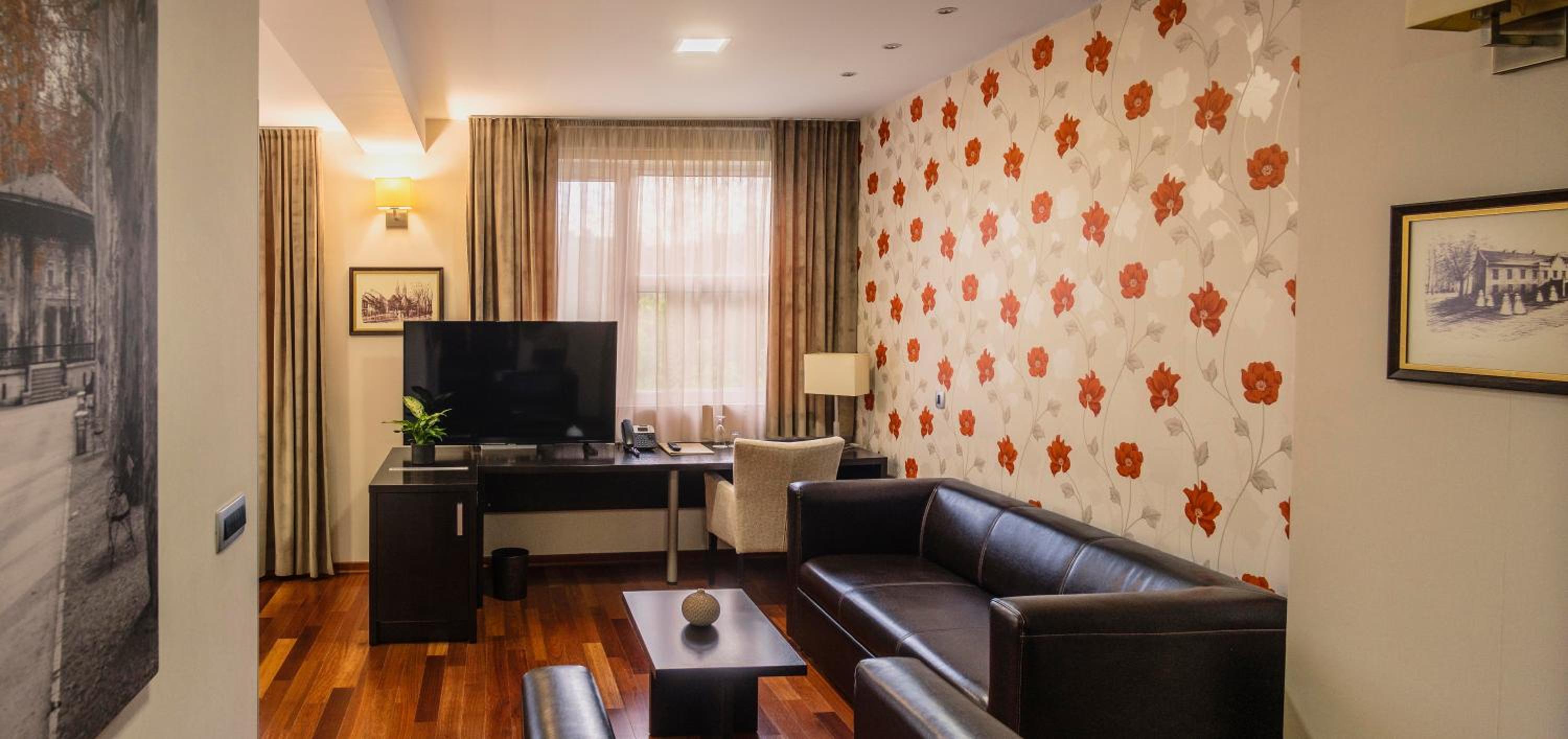 Junior Suite - Photo 1