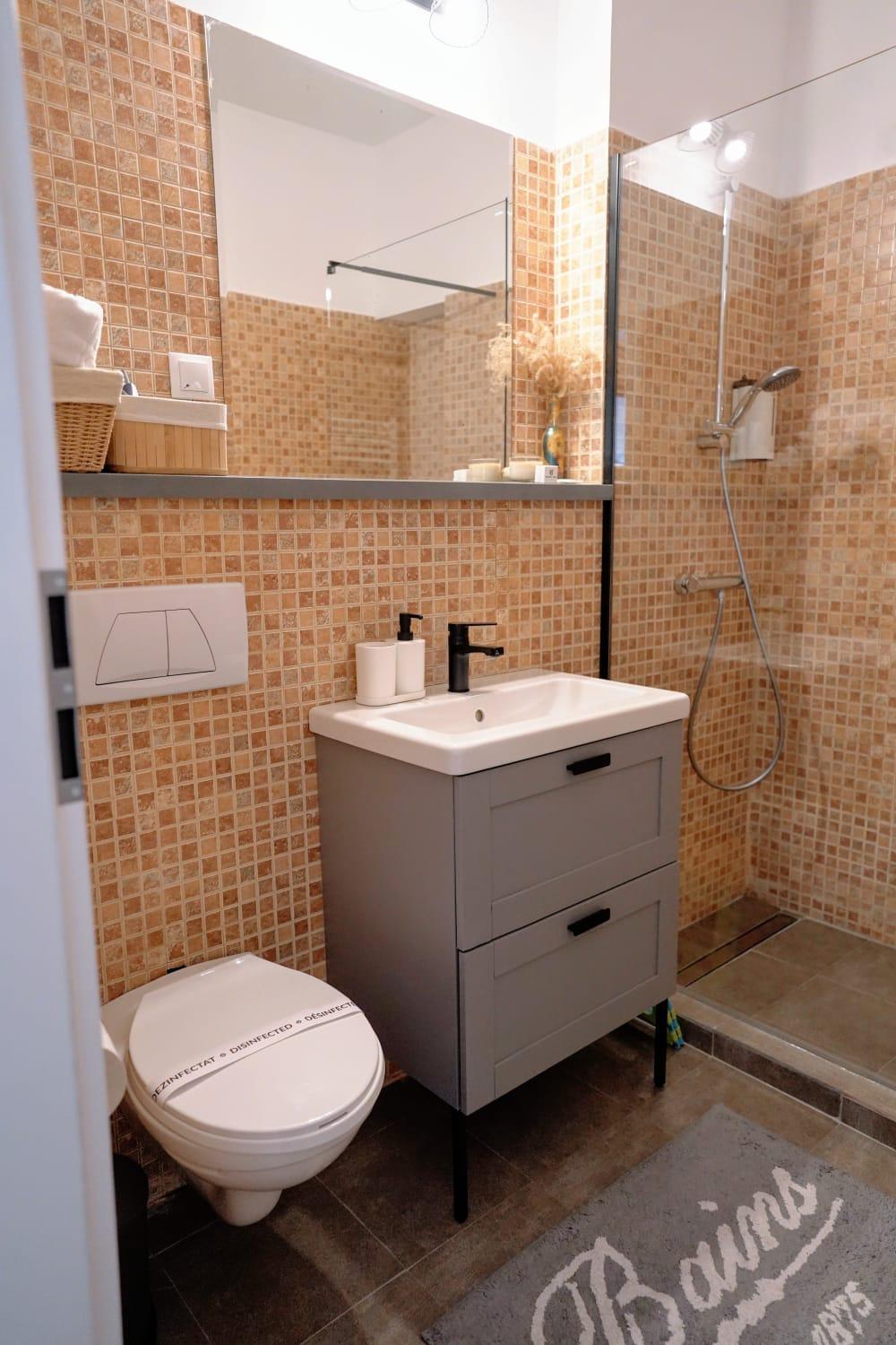 One-Bedroom Apartment - Photo 17