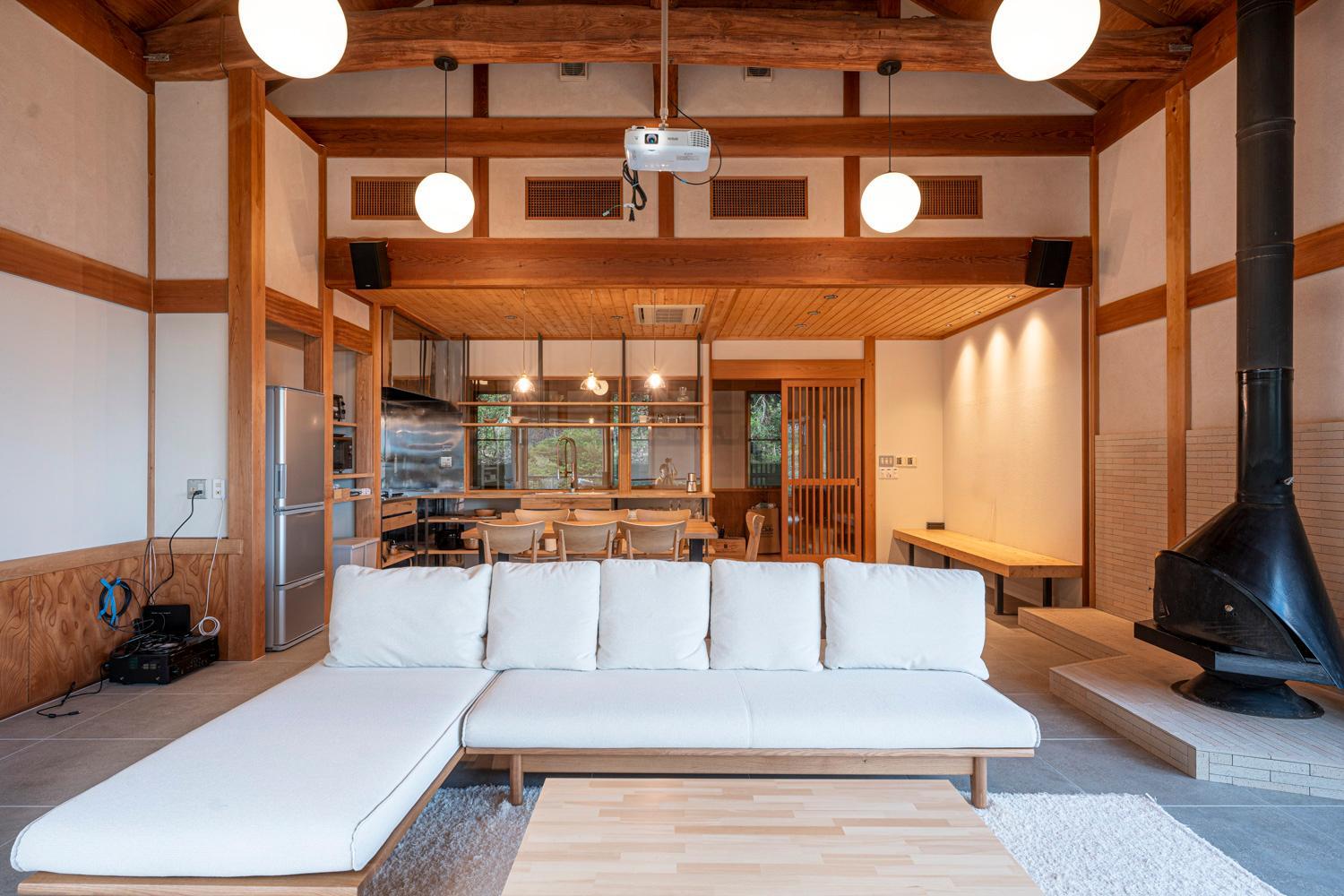 Three-Bedroom House - Photo 7