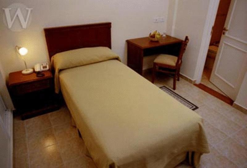 Single Room photo 2