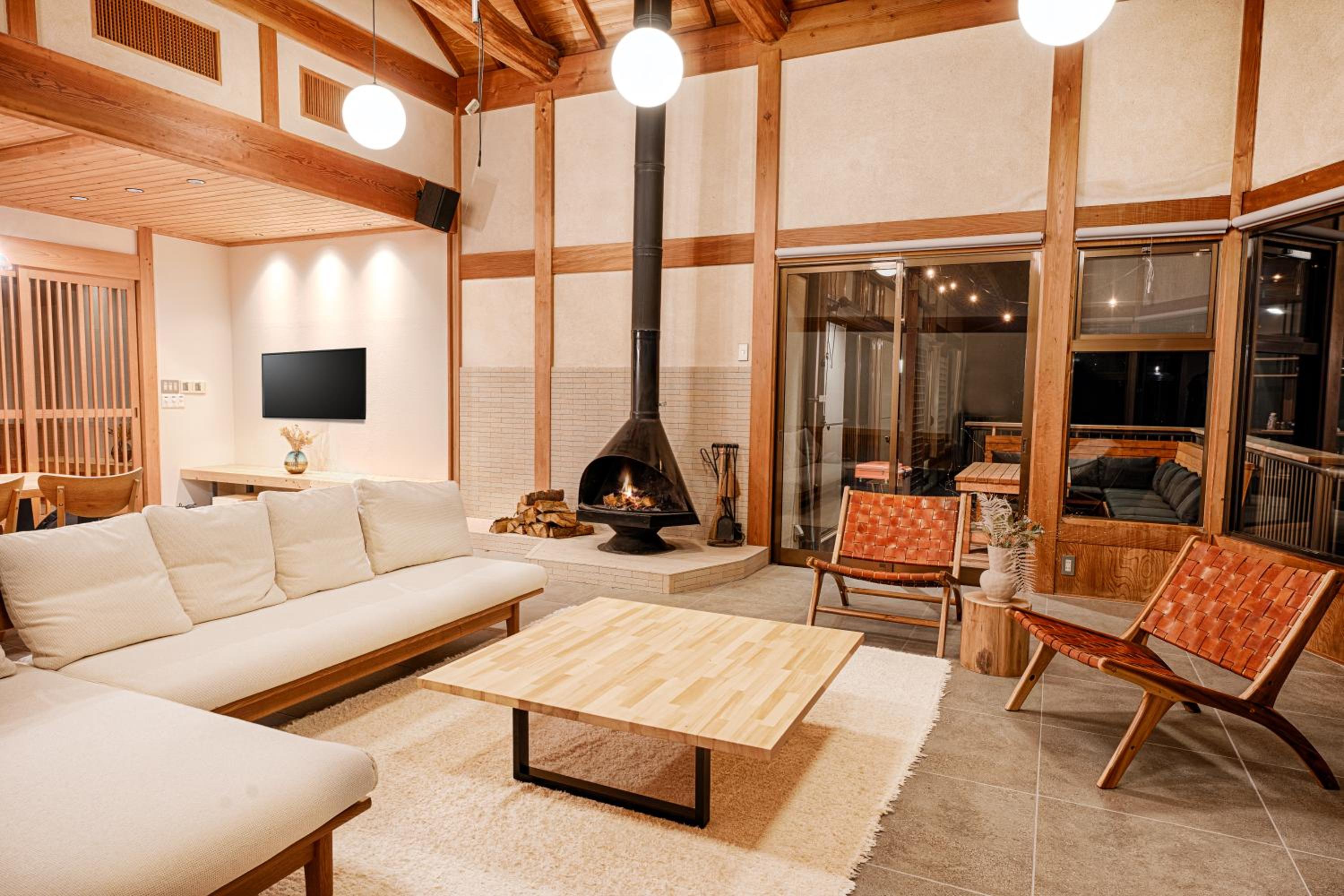 Three-Bedroom House - Photo 14