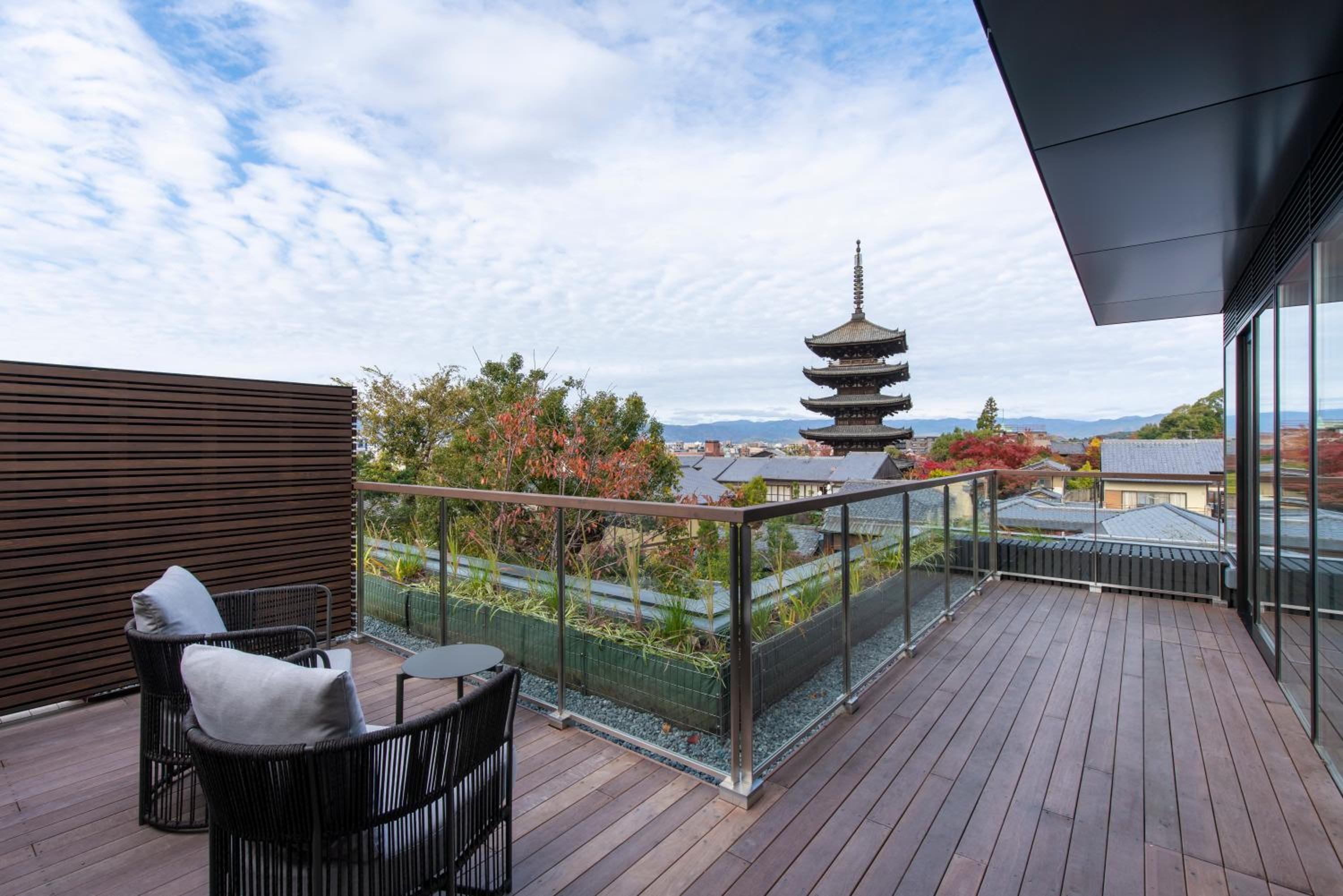 Panoramic Terrace with Free Lounge Access - Photo 3