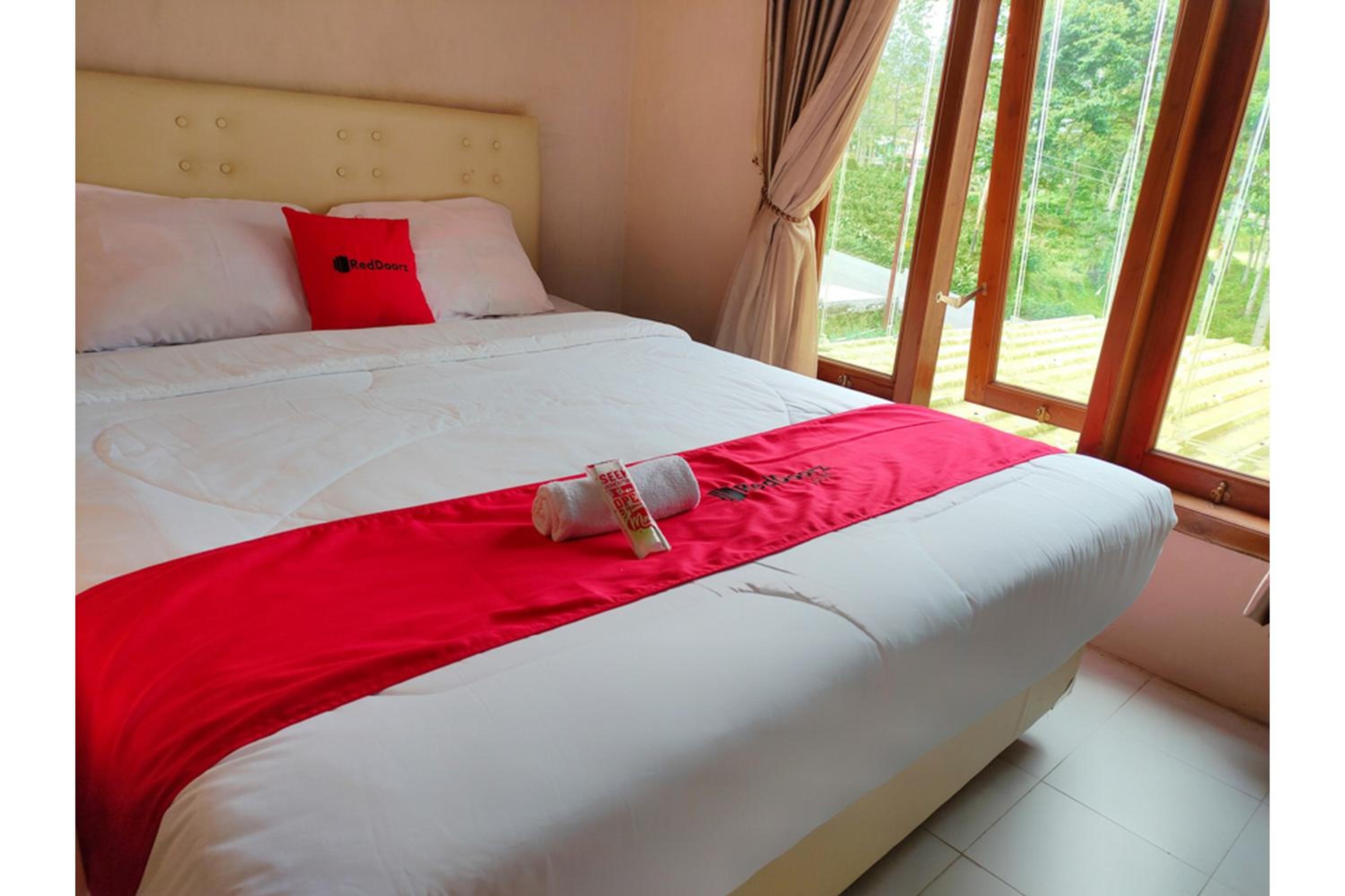 Double Room - Photo 8