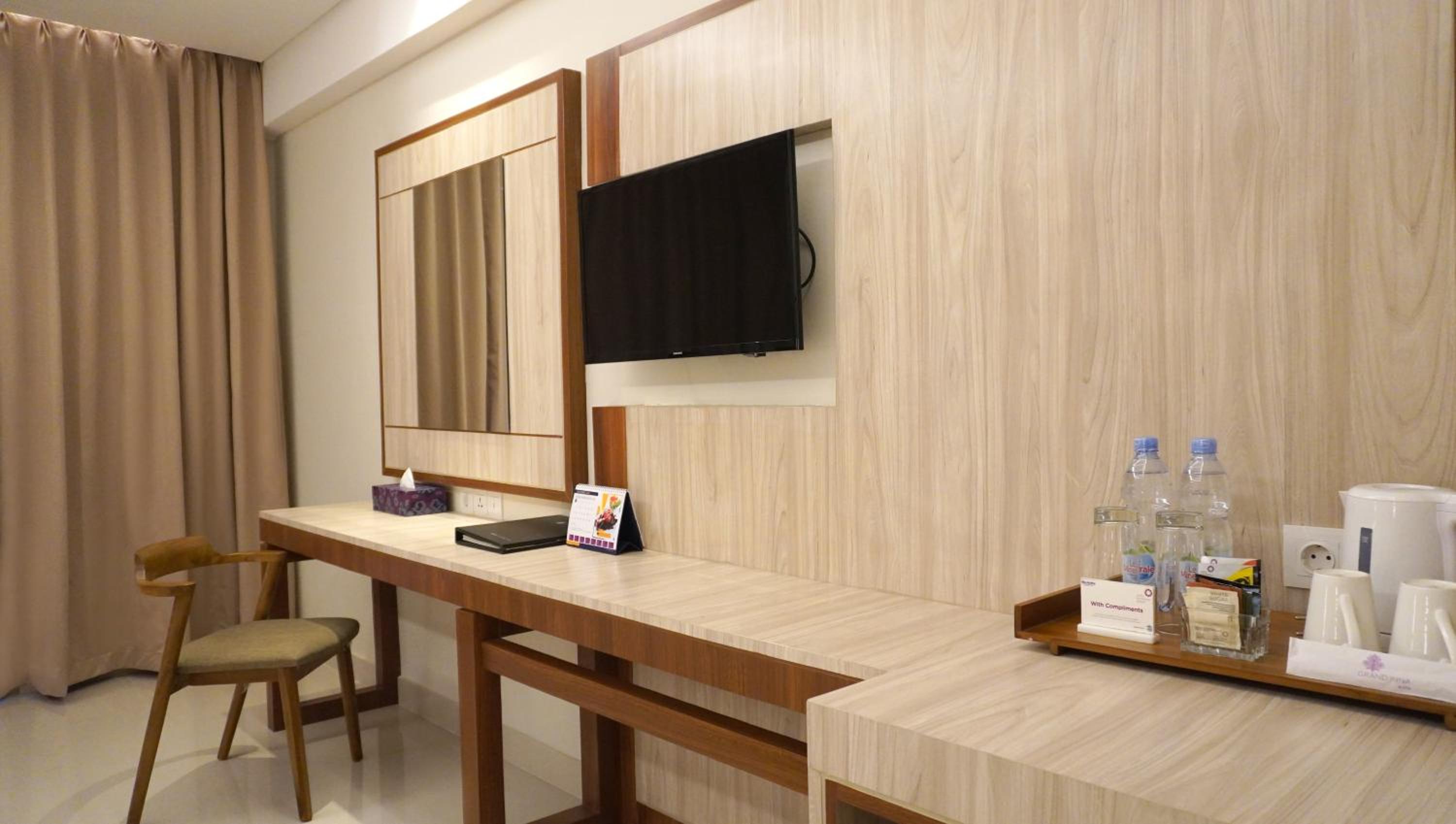 Grand Deluxe Double or Twin Room - Pool side