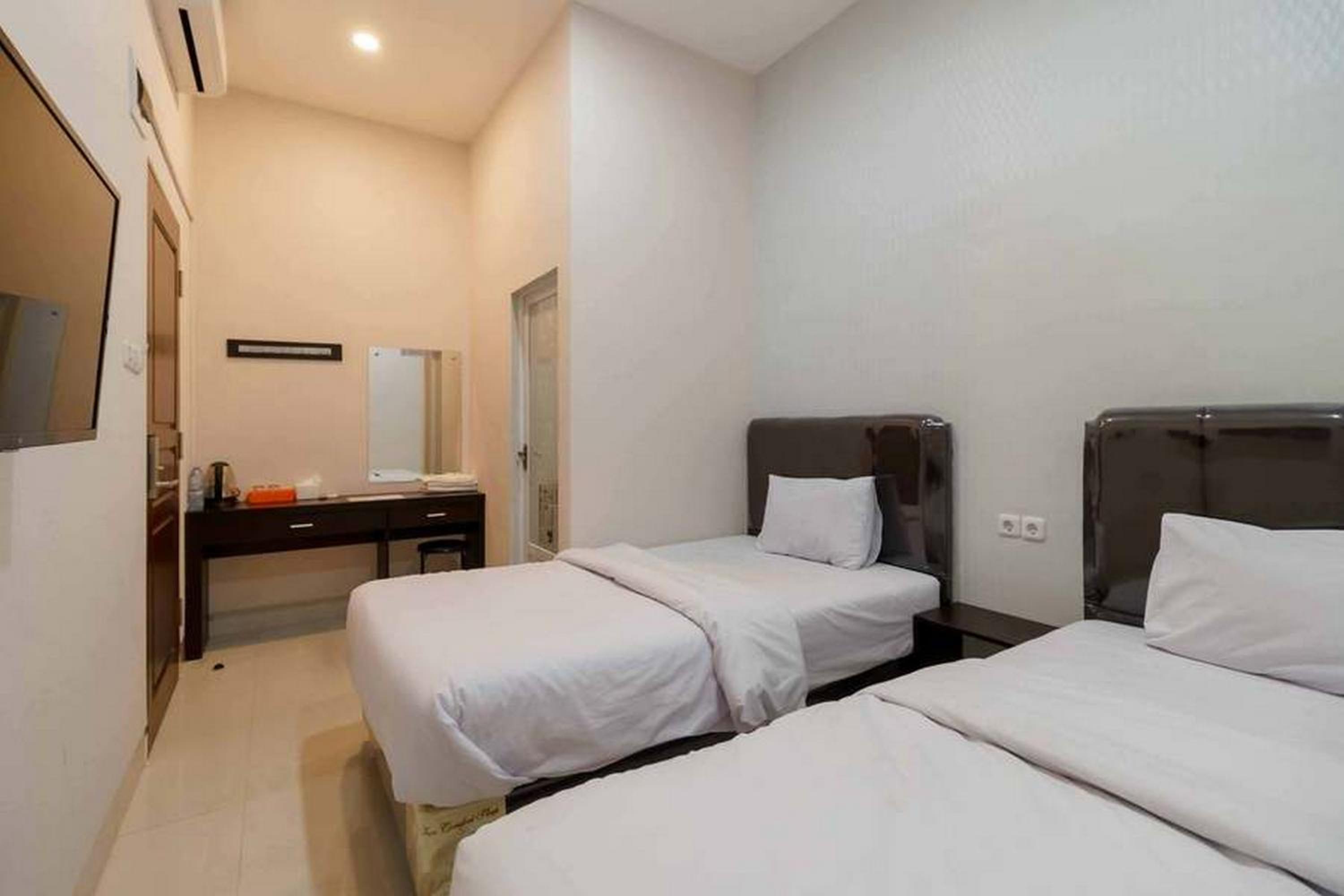 Superior Twin Room - Photo 1