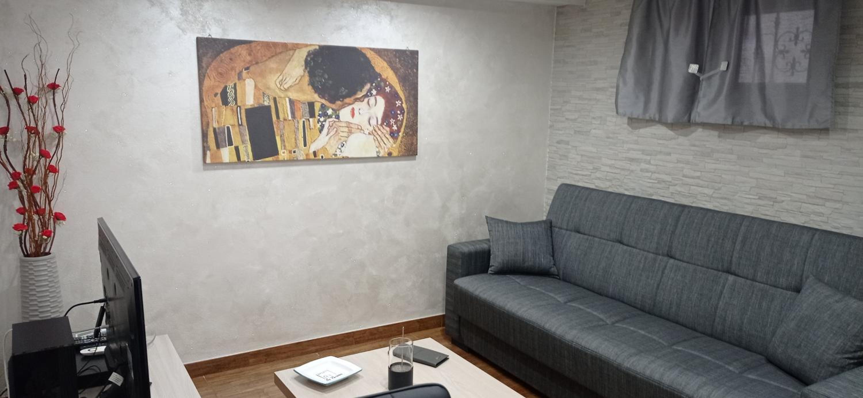 One-Bedroom Apartment - Photo 28