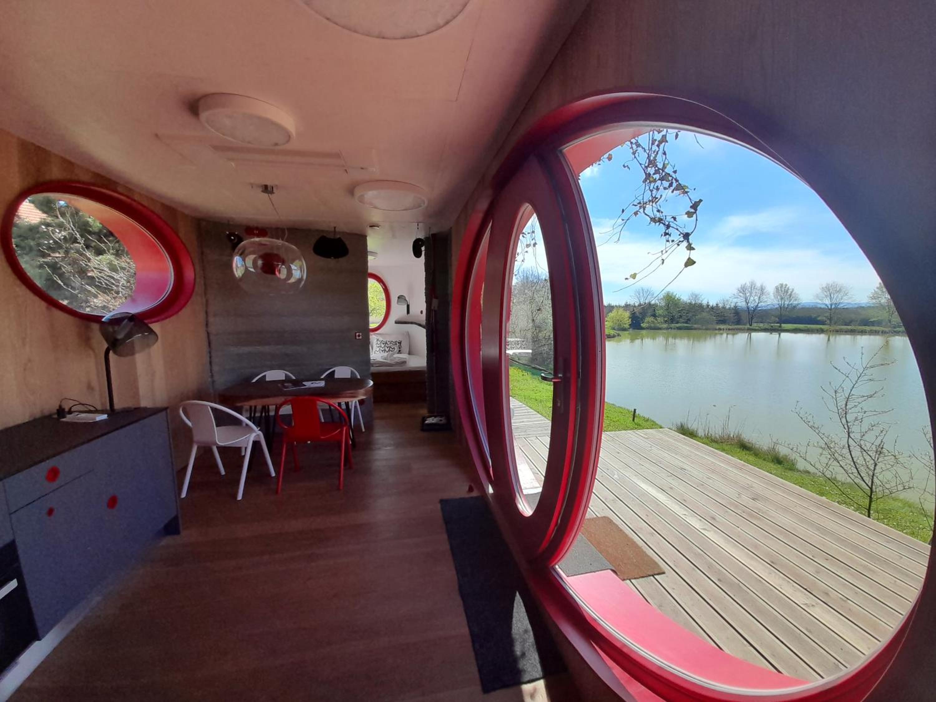 Apartment with Lake View photo 2