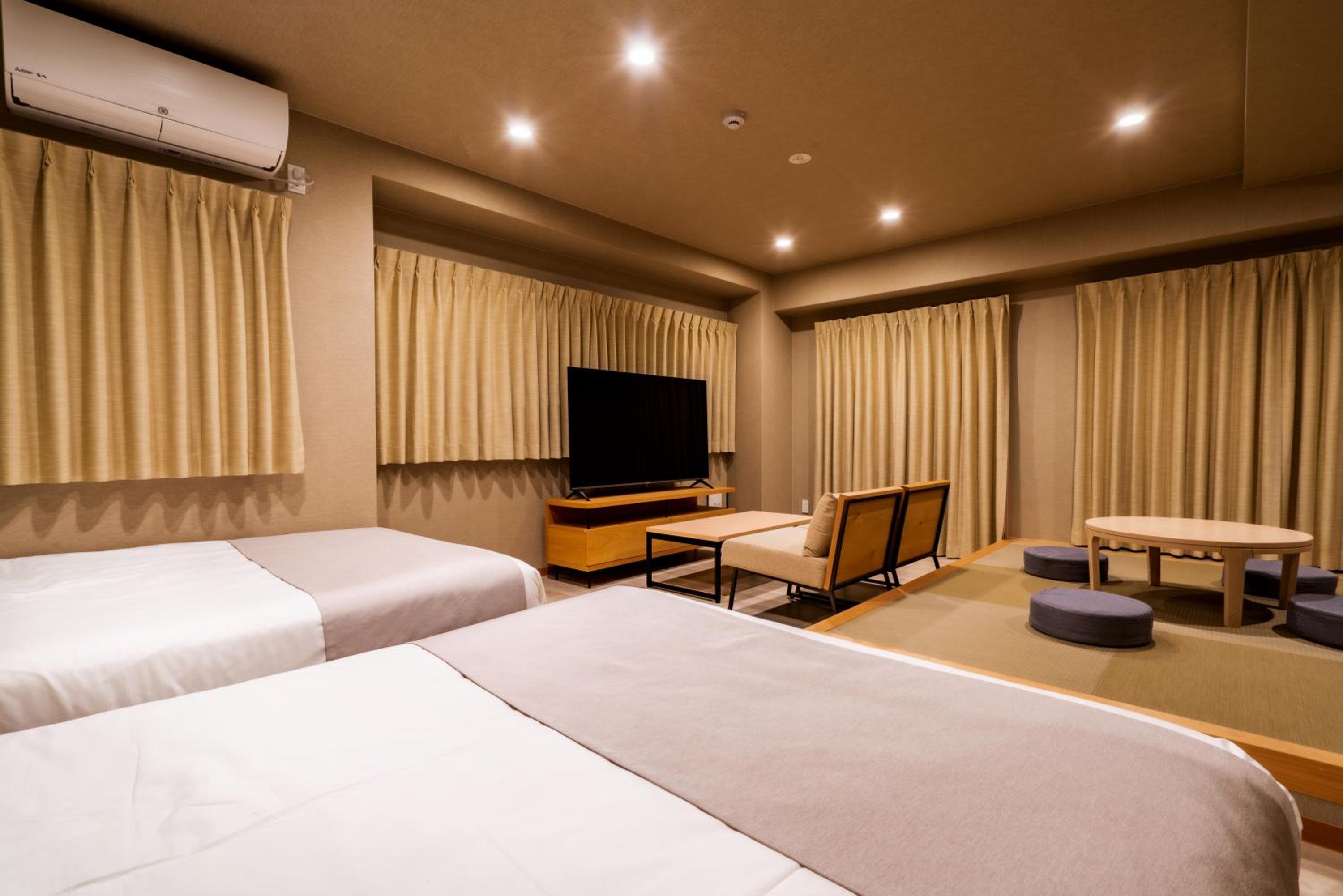 Executive Suite - Photo 20