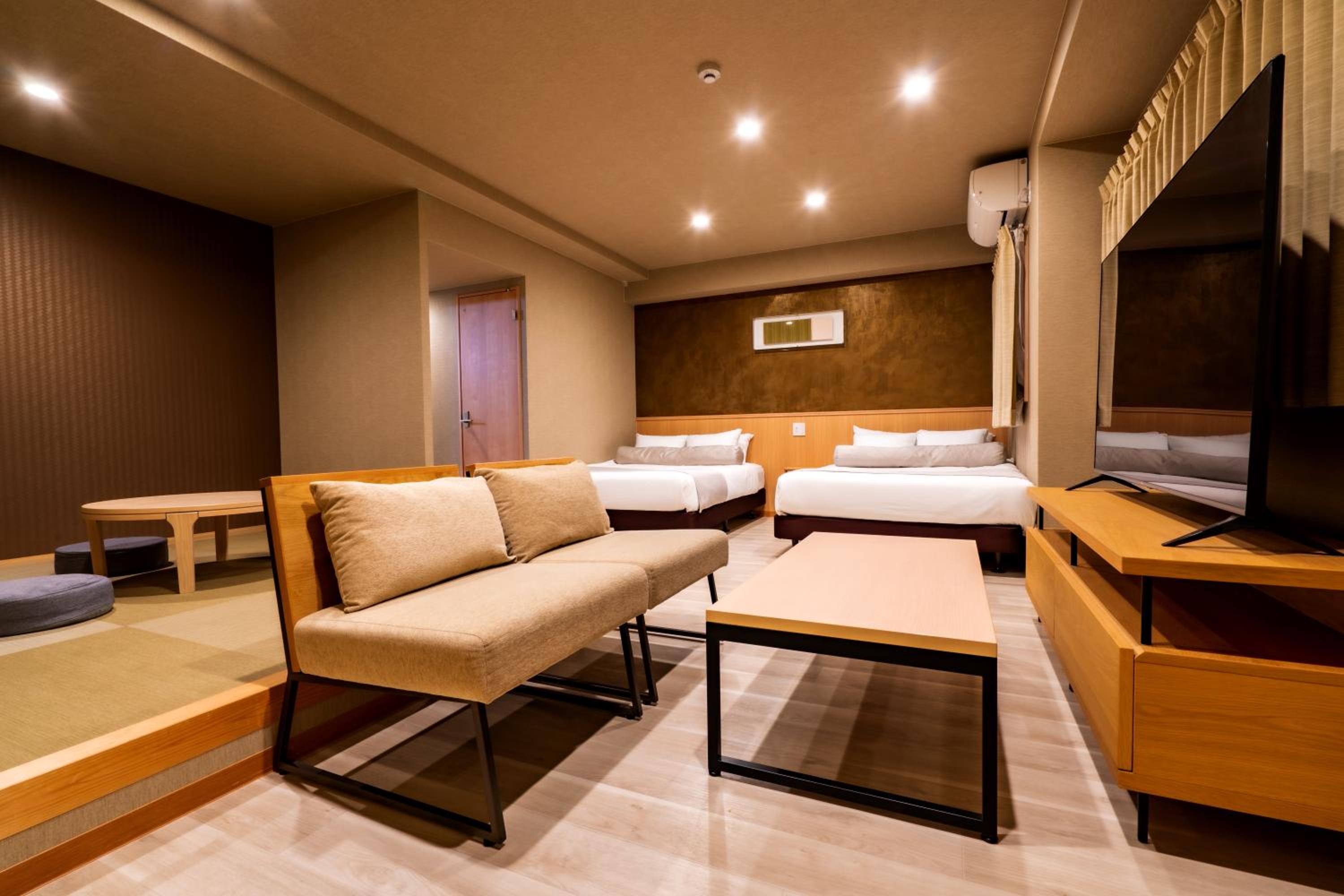Executive Suite - Photo 1