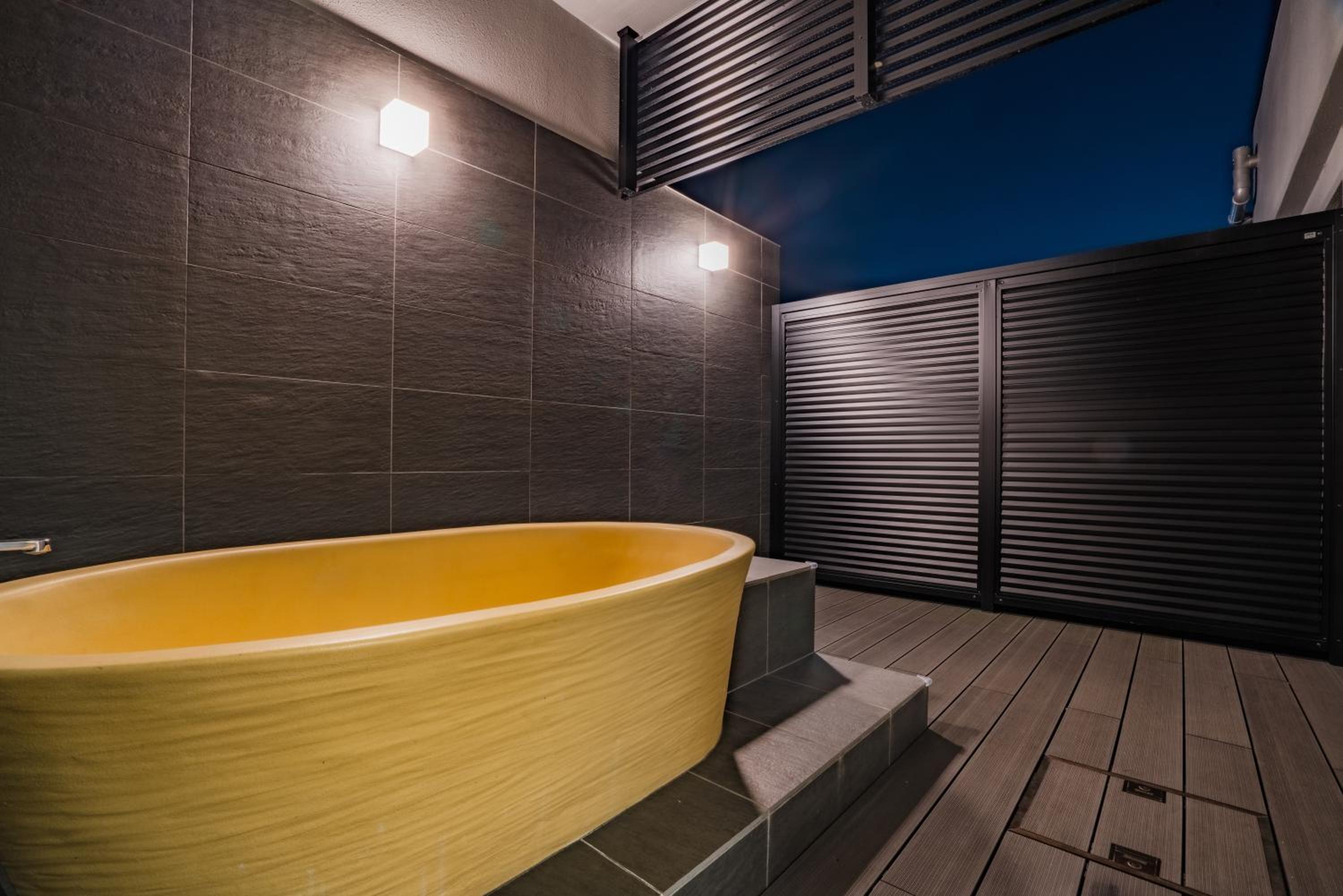 Executive Suite - Photo 24