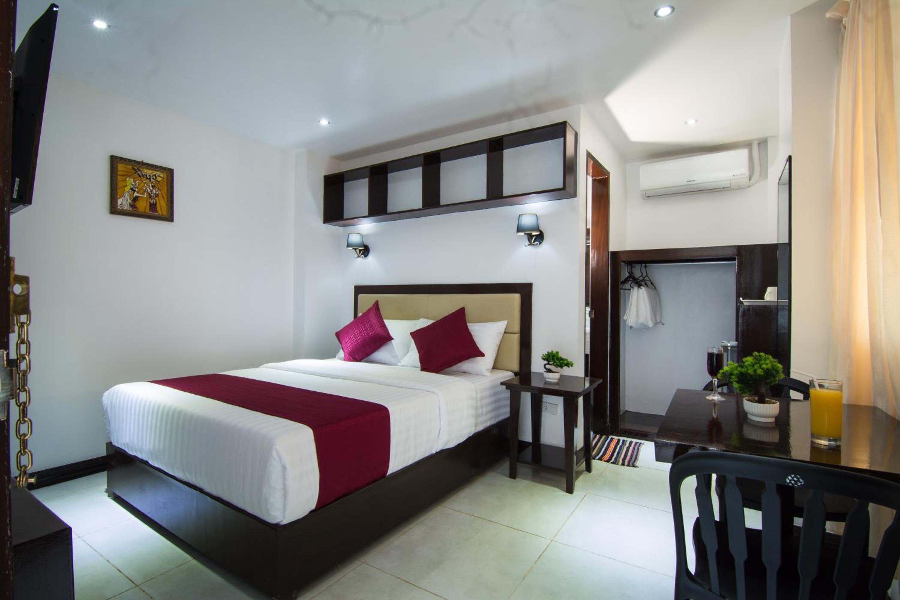 Suite - Photo 2