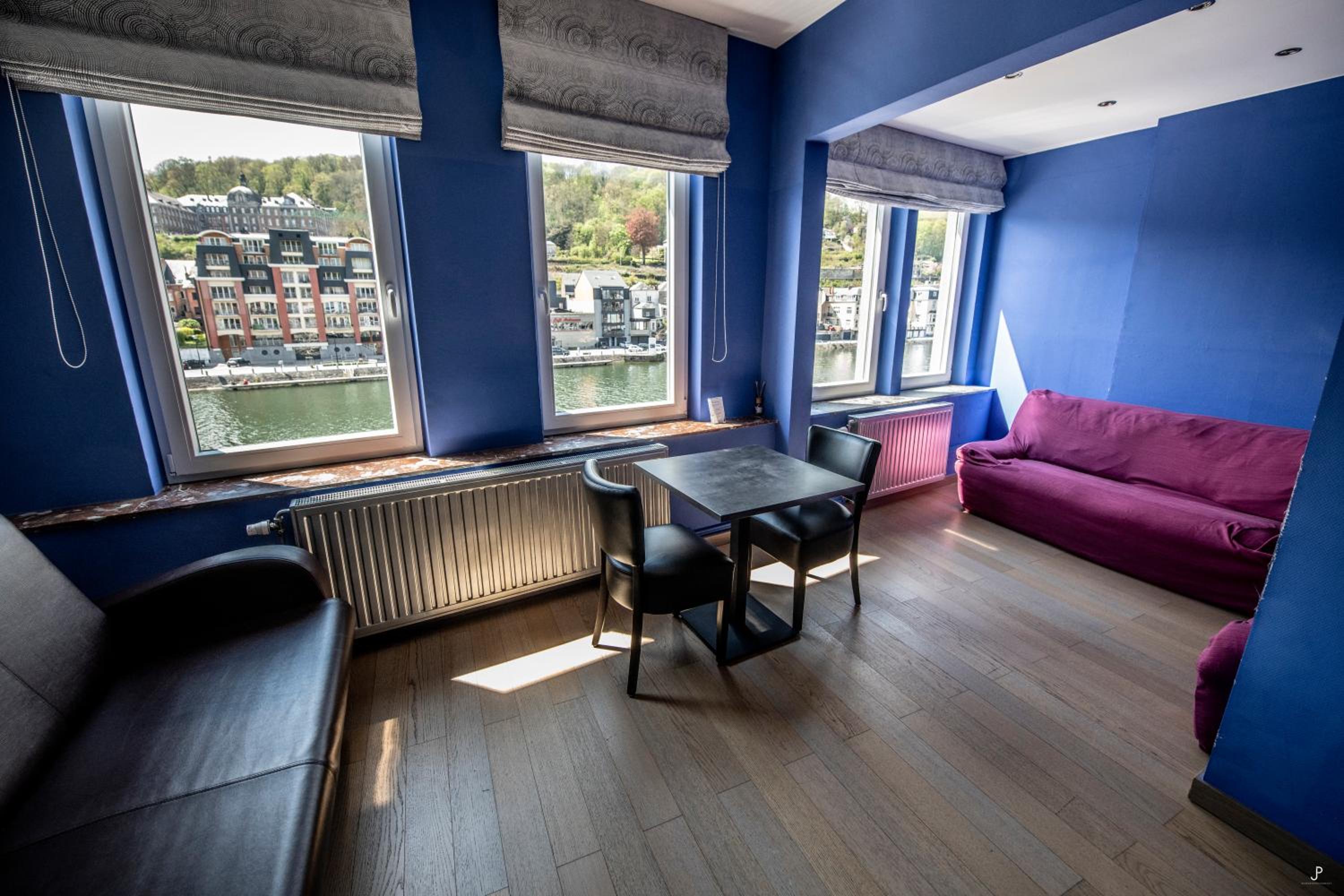 Deluxe Family Room - Photo 9