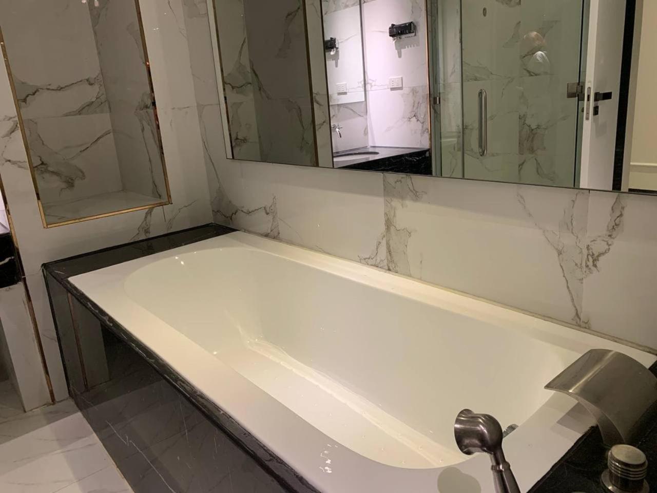 Premier Twin Room - Photo 2