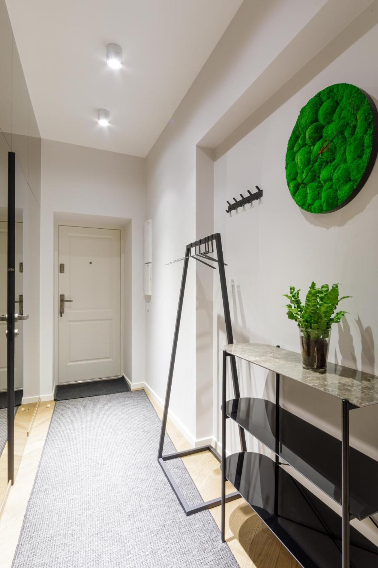 One-Bedroom Apartment - Photo 3