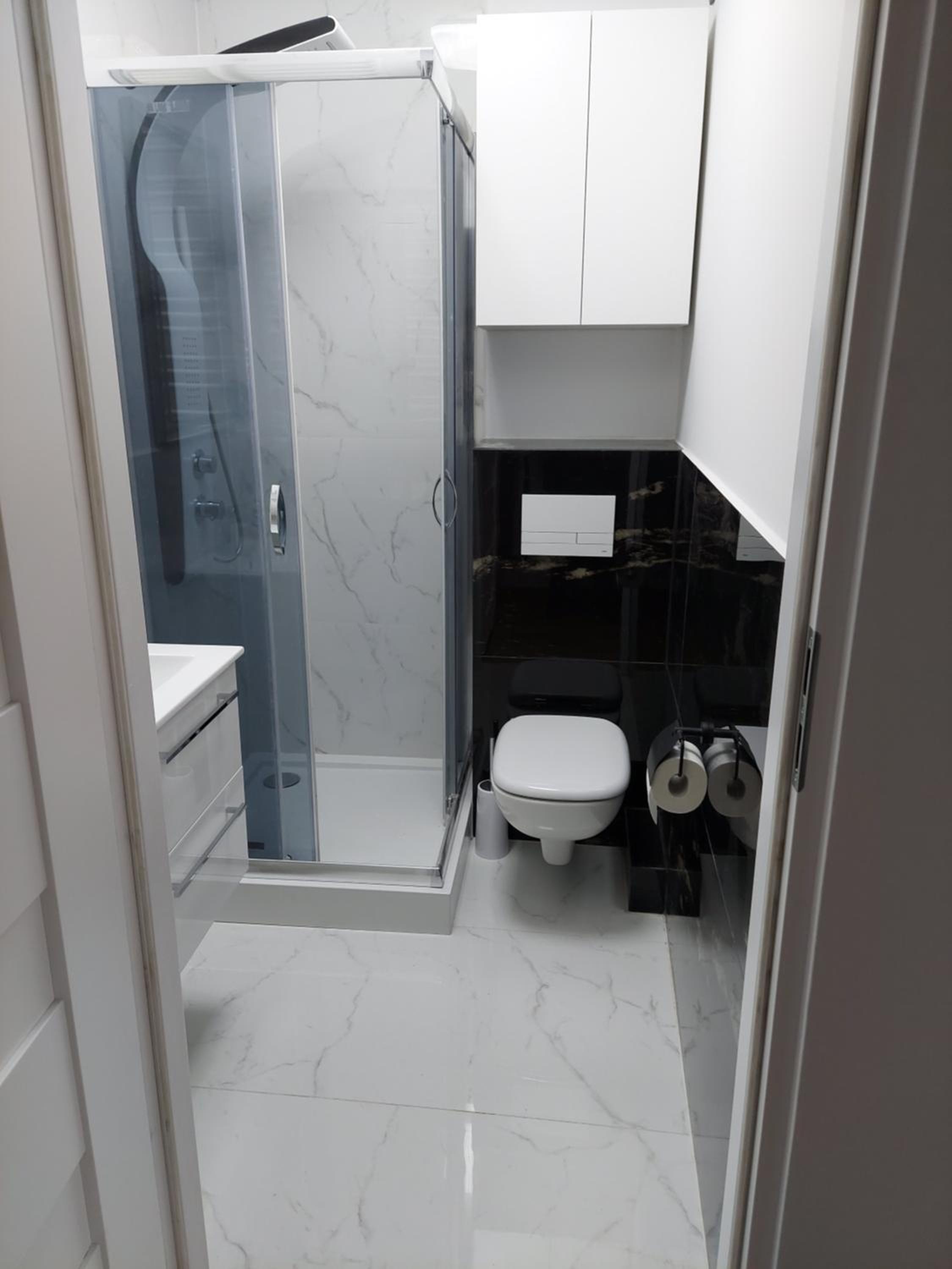 One-Bedroom Apartment - Photo 3