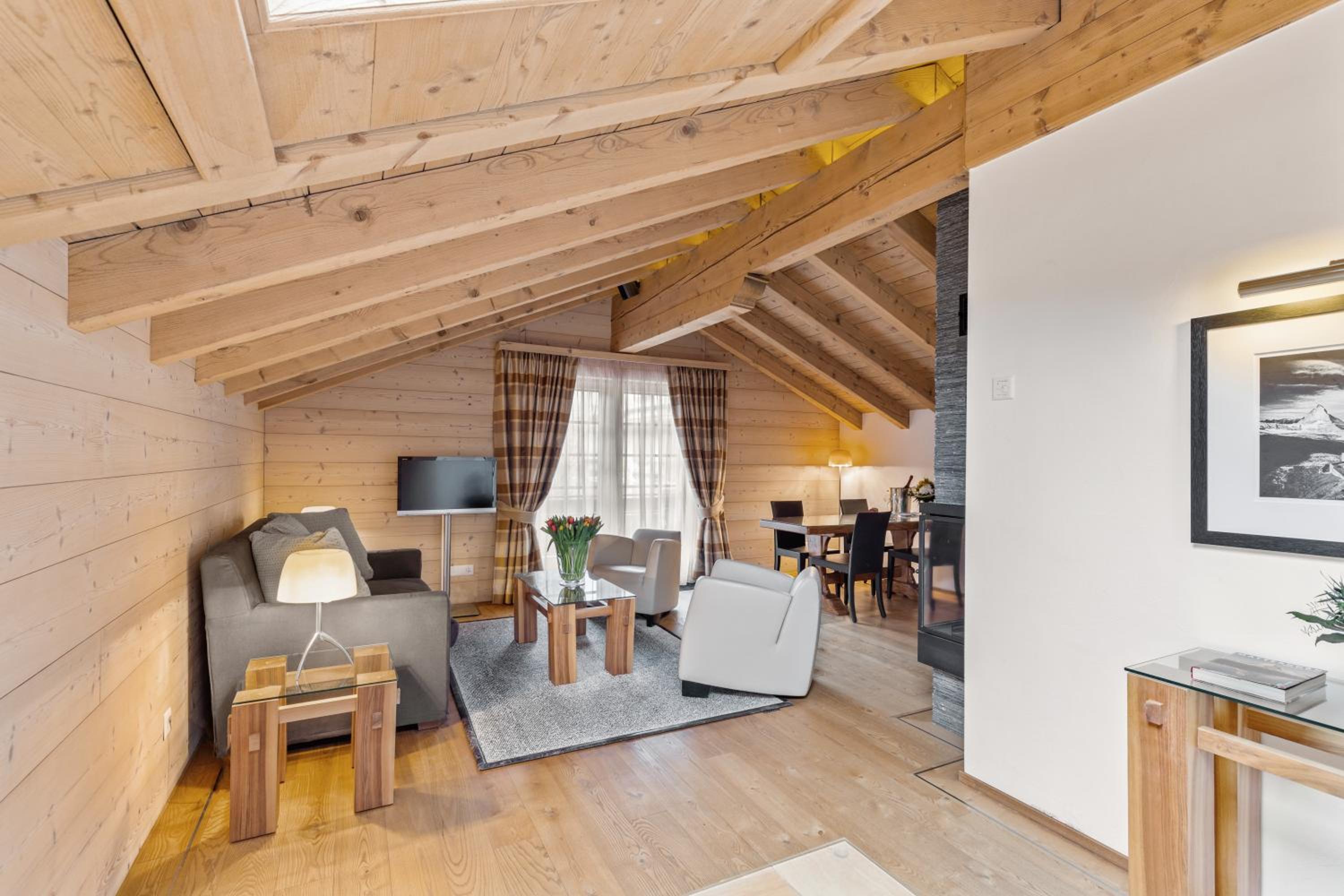 Chalet Suite with Balcony thumbnail 5