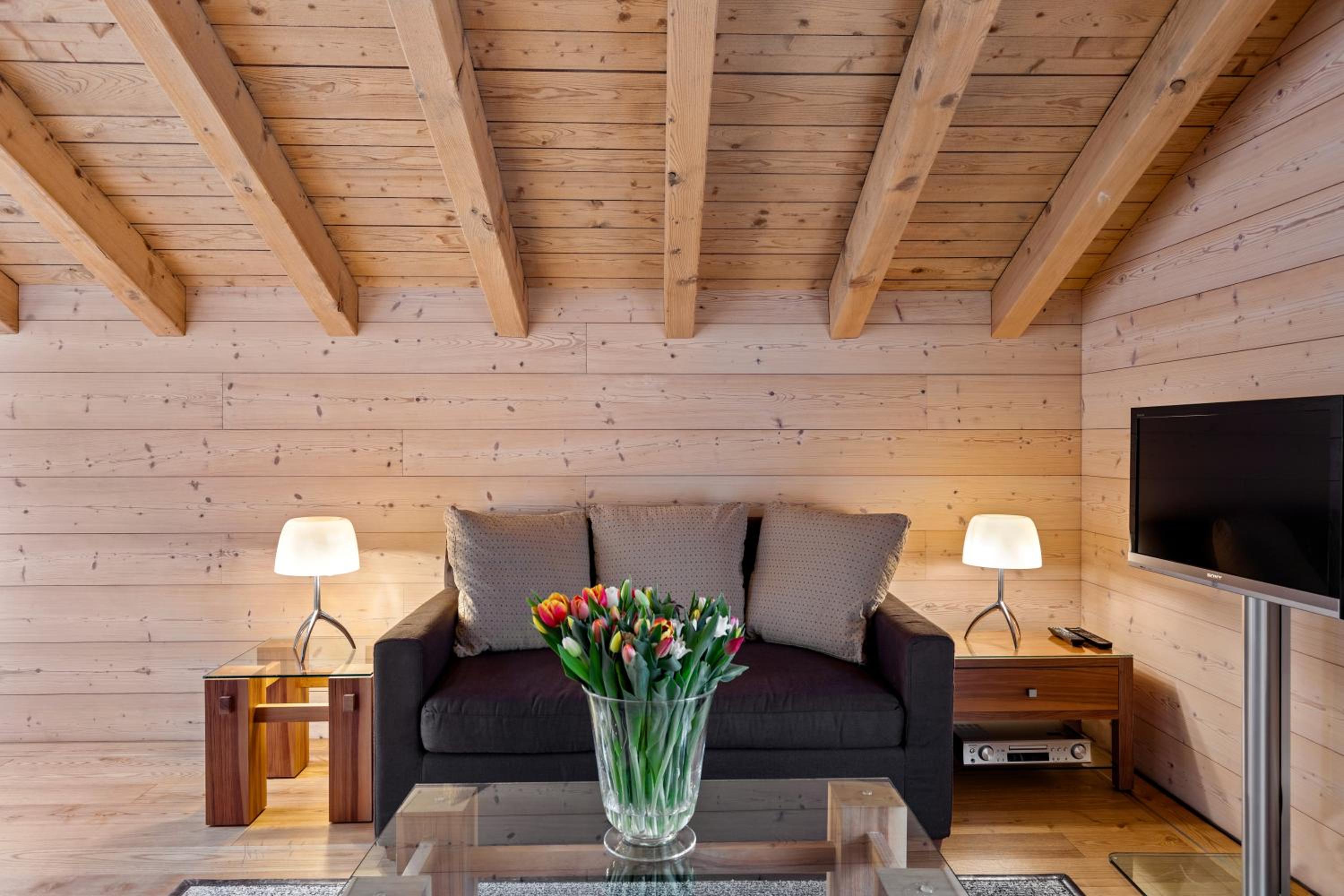 Chalet Suite with Balcony thumbnail 6