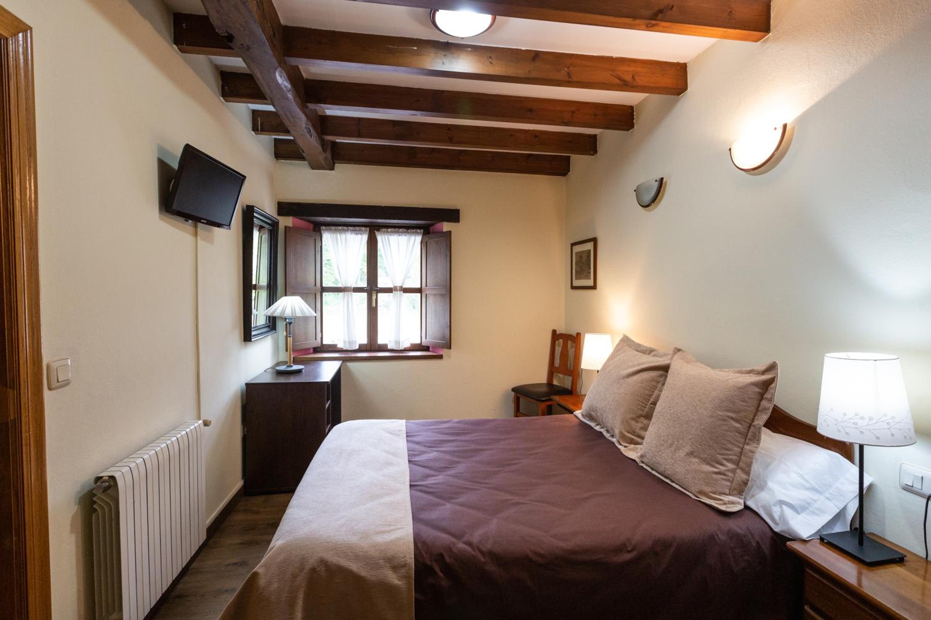Double or Twin Room - Photo 12