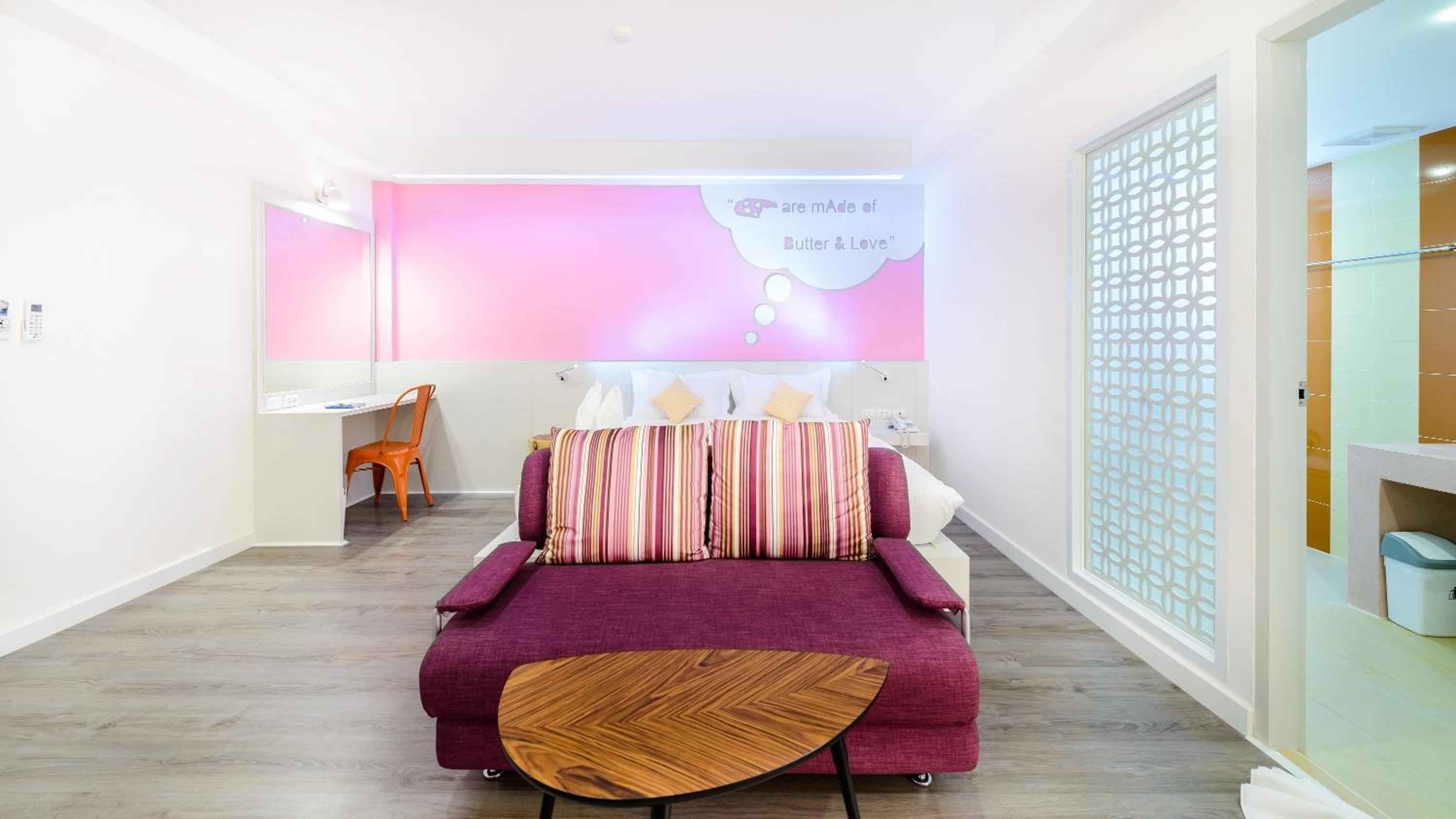 Suite with Balcony - Photo 22