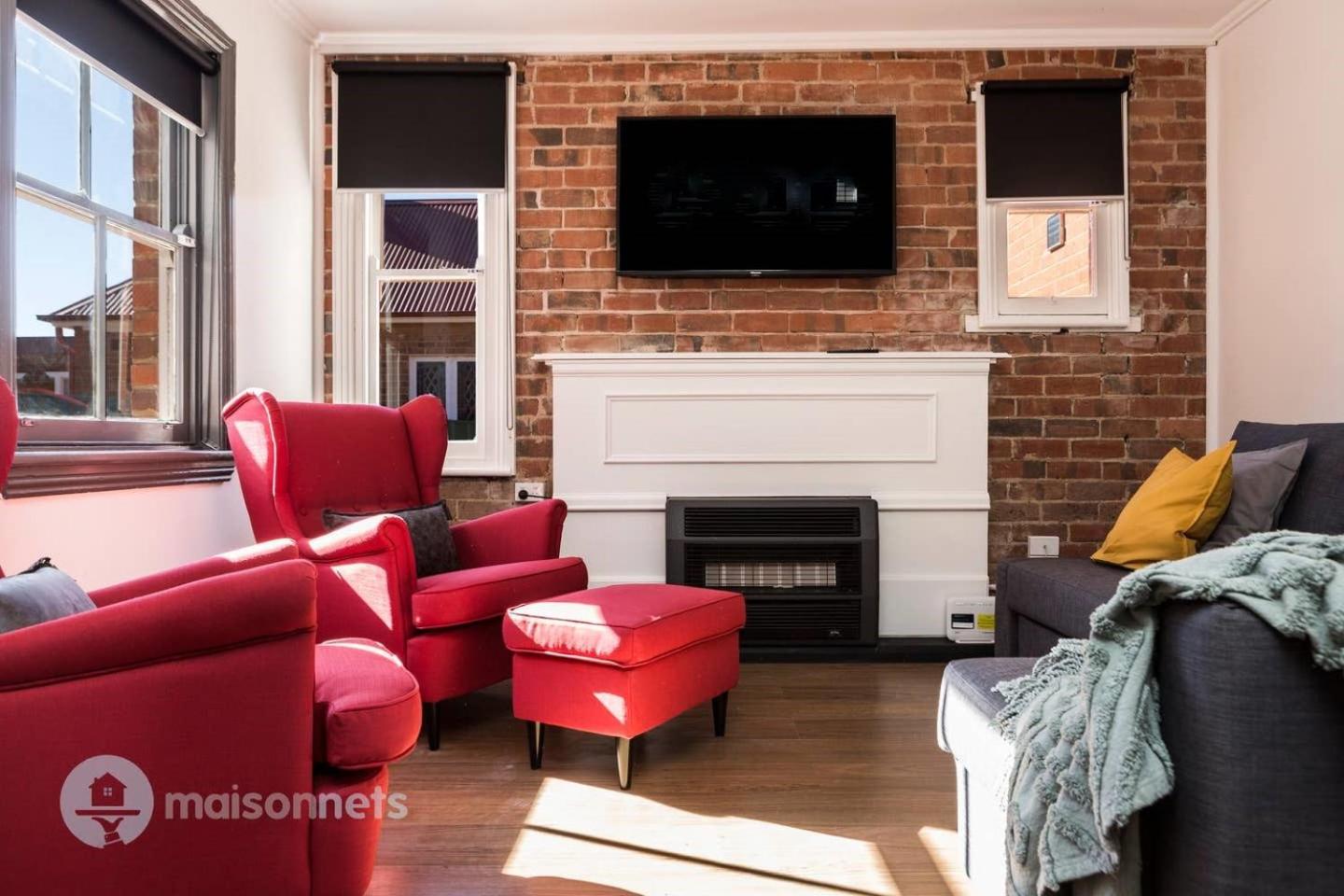 One-Bedroom Apartment - Photo 1