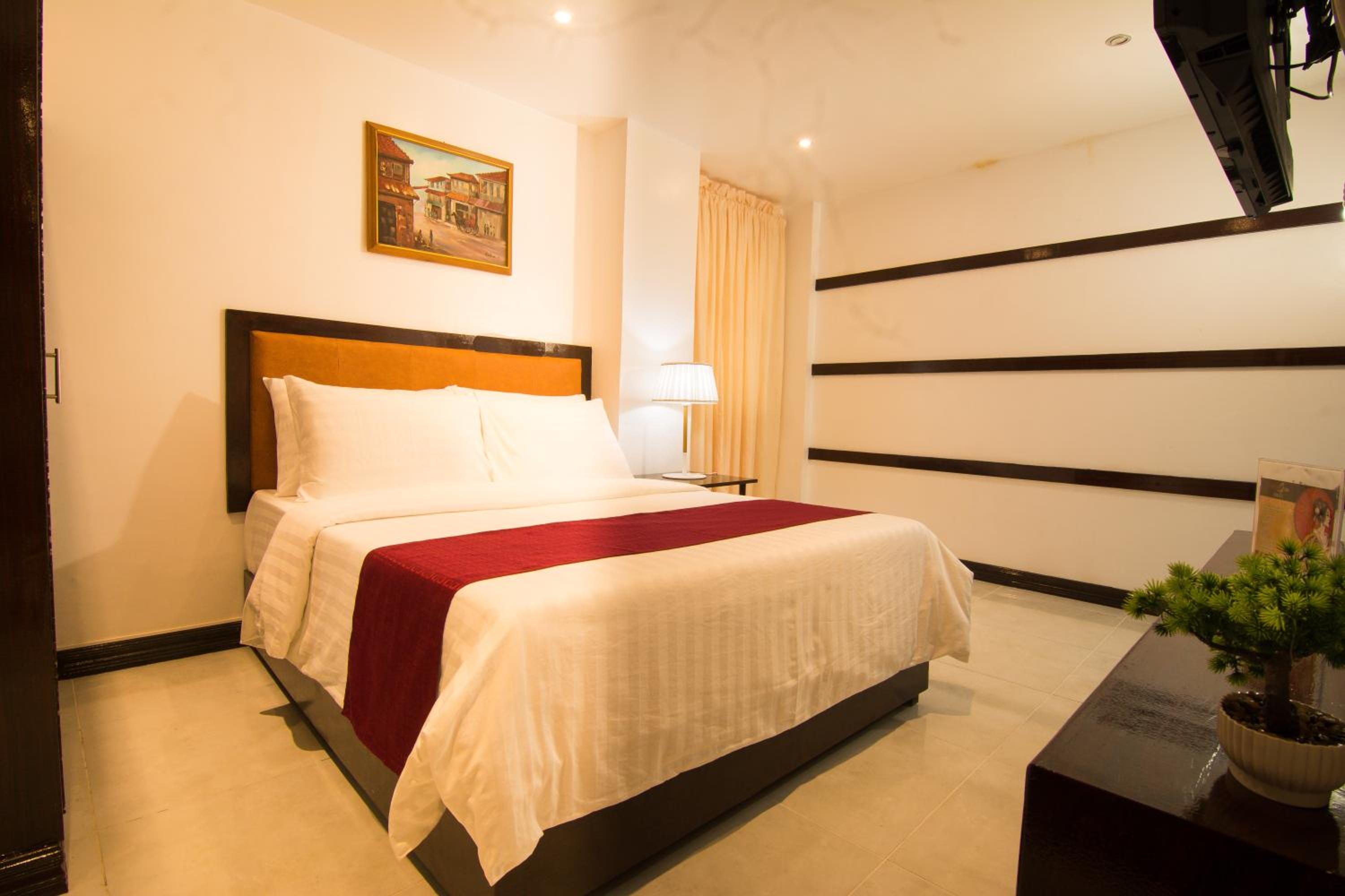 Suite - Photo 3