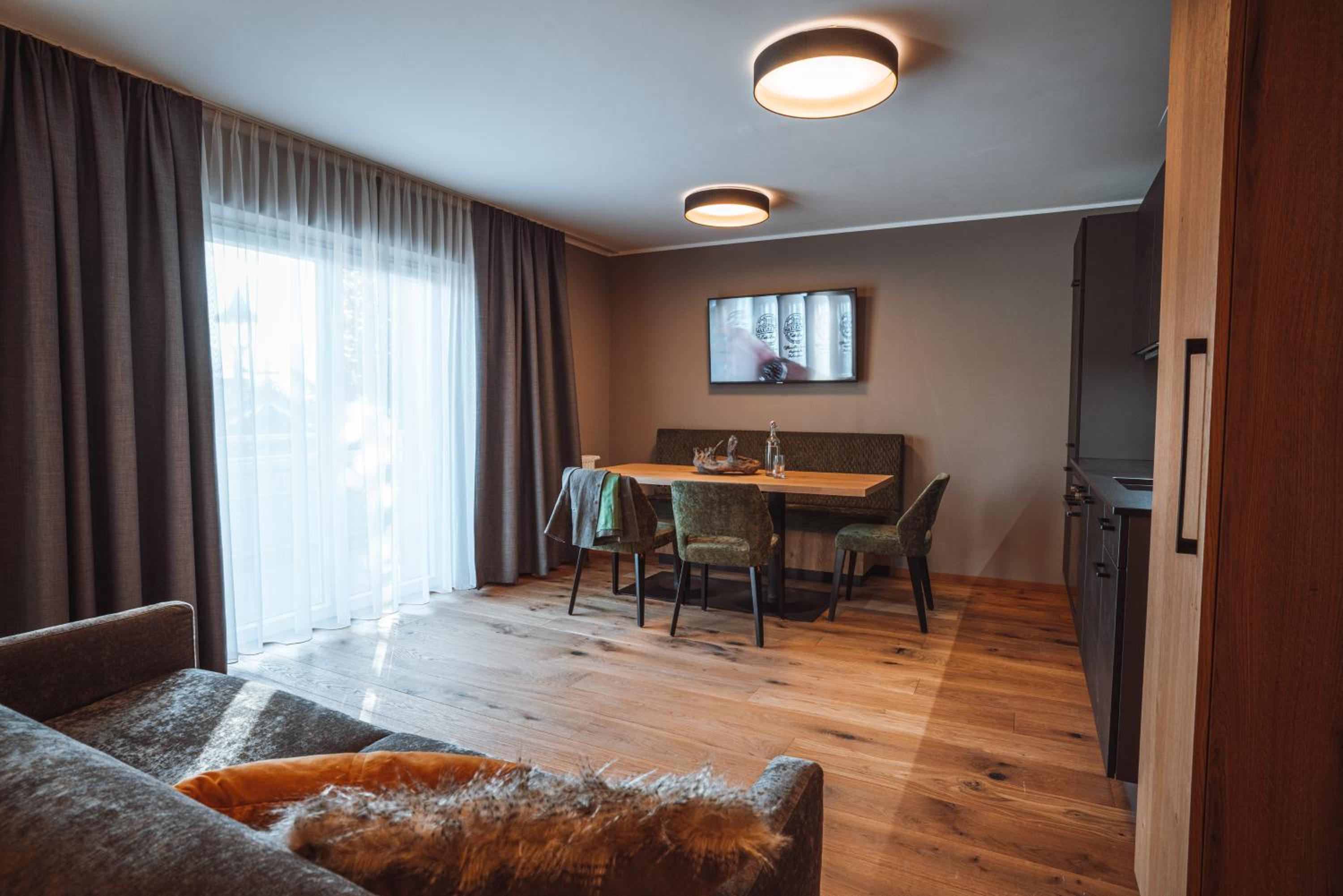 Apartment with Balcony photo 1