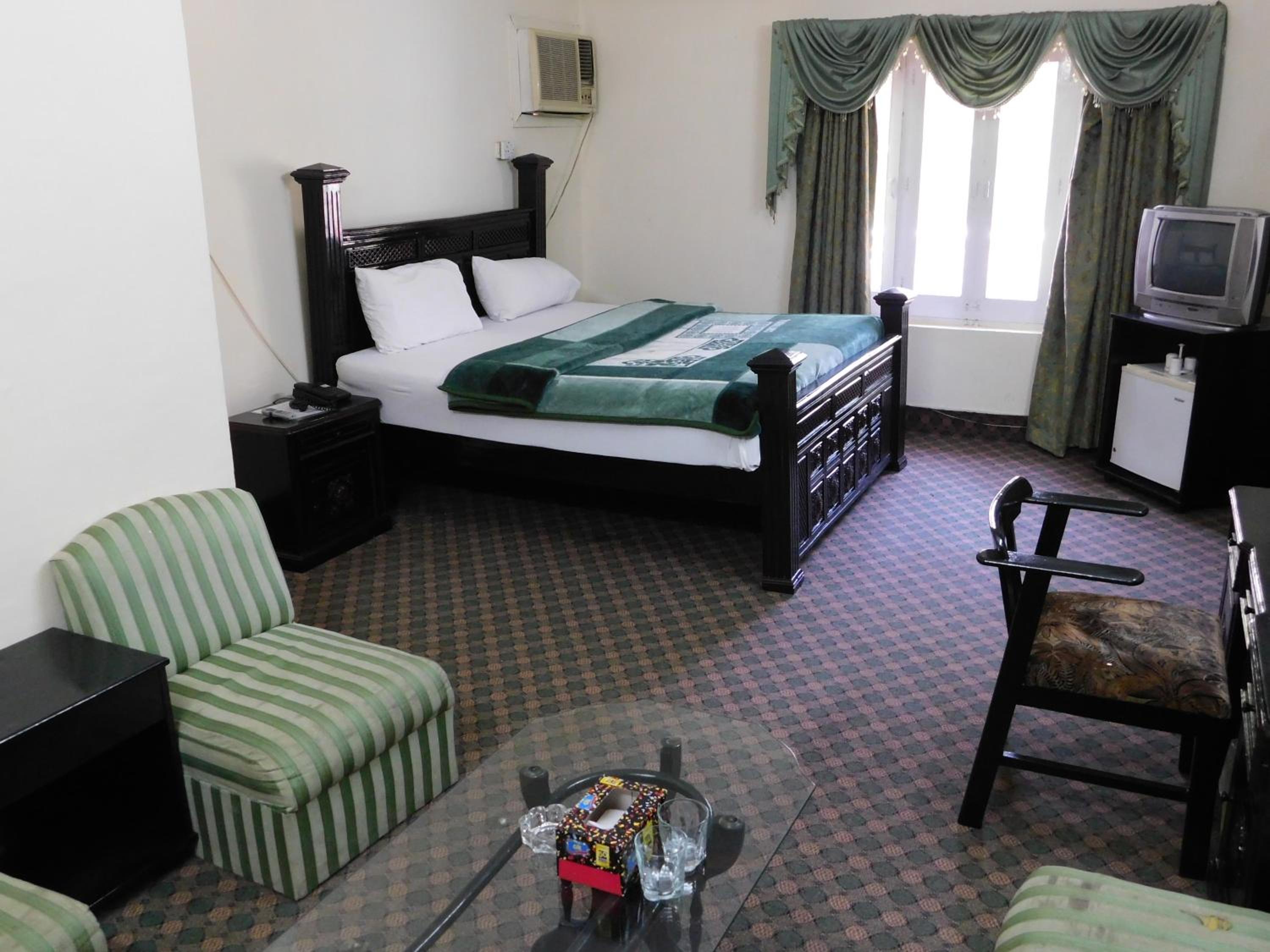 Deluxe Room - Photo 7