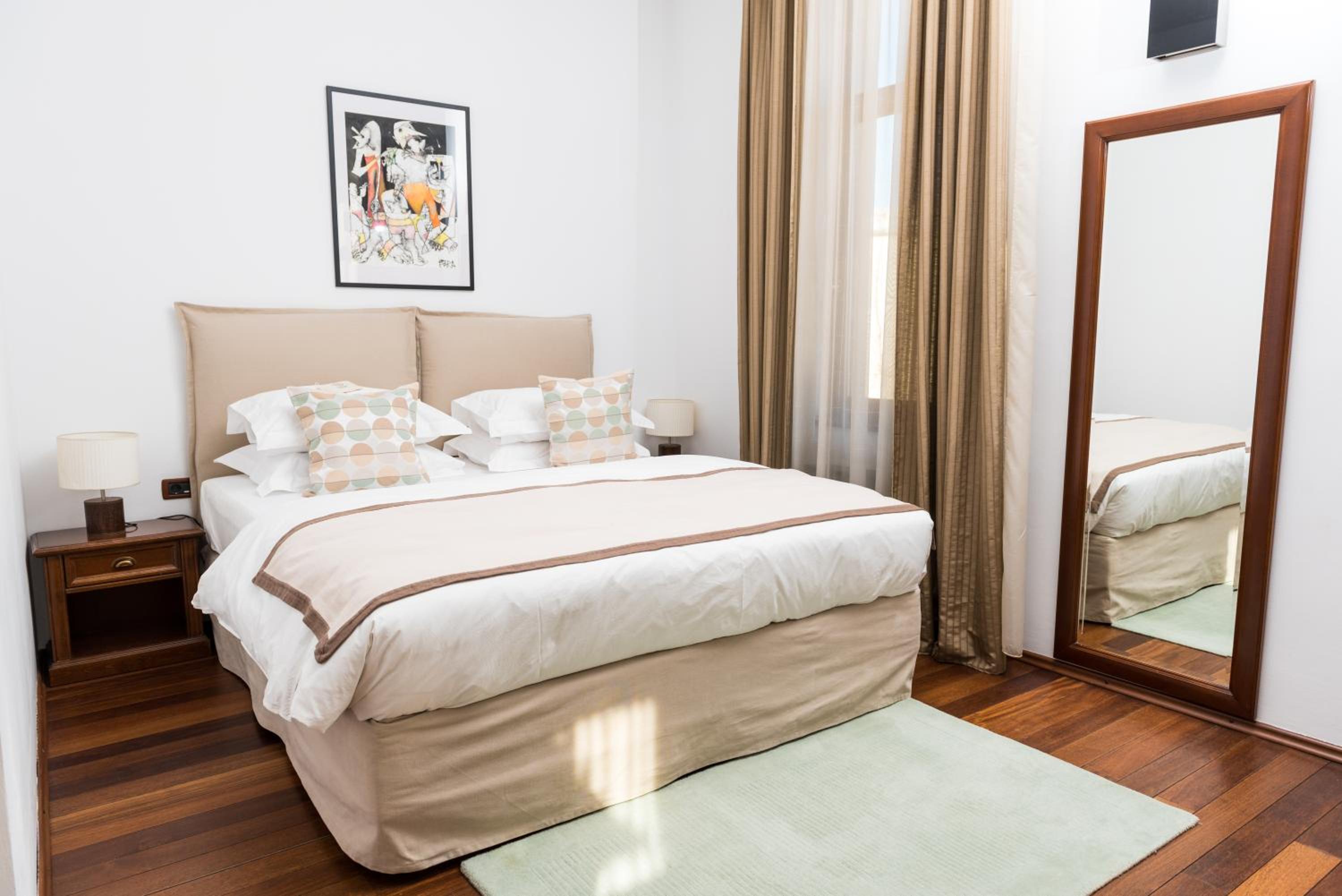 Standard Double Room - Photo 7