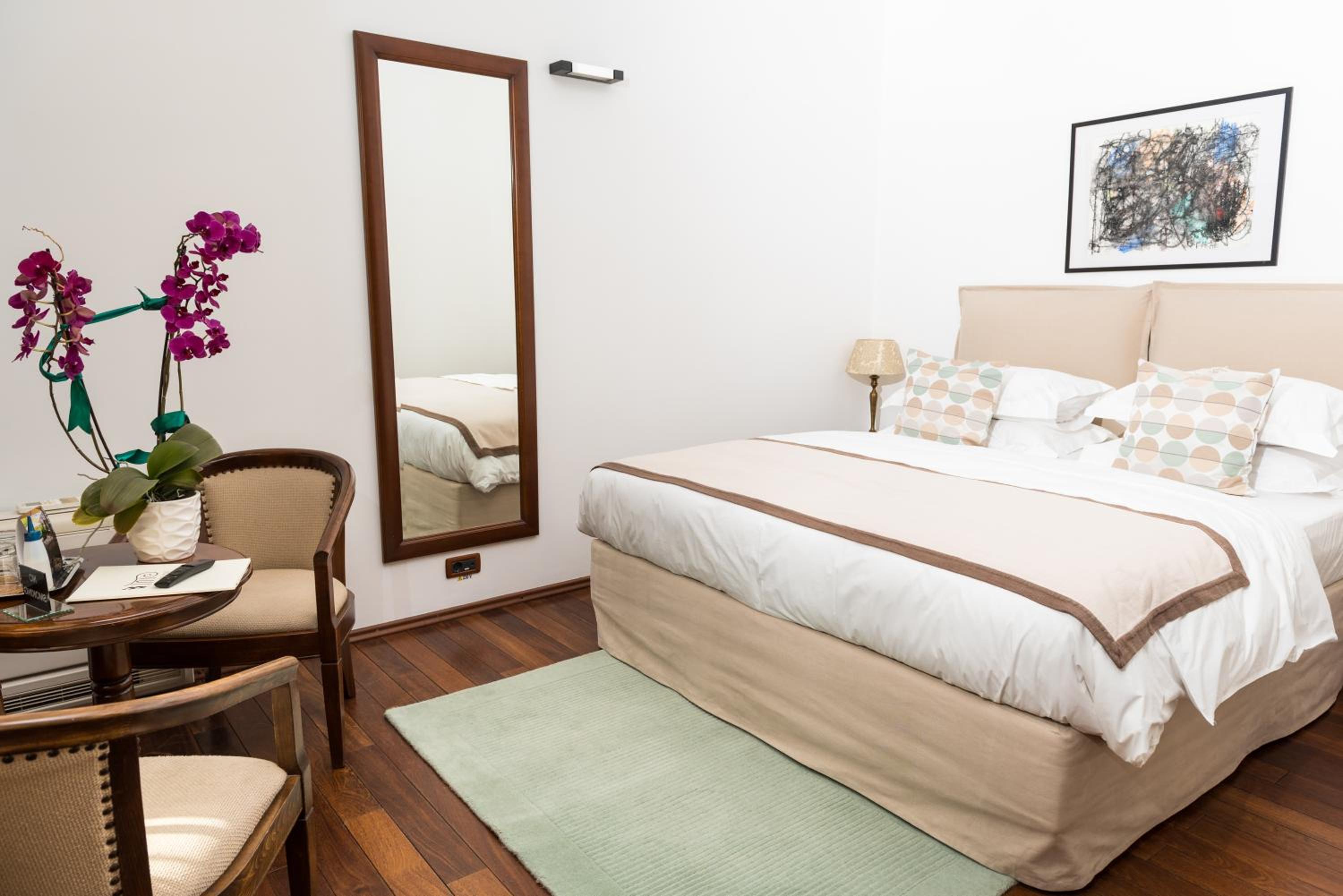 Standard Double Room - Photo 5