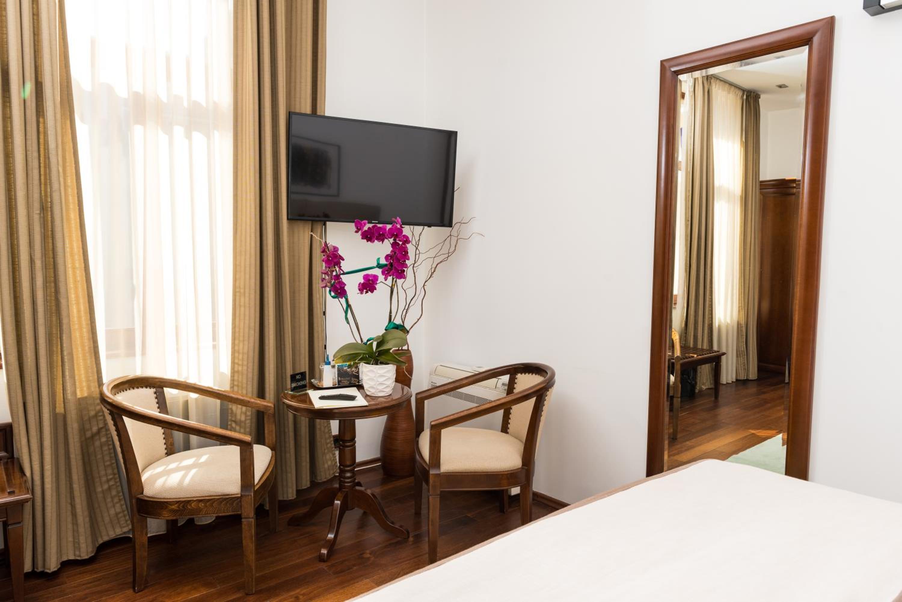 Standard Double Room - Photo 4
