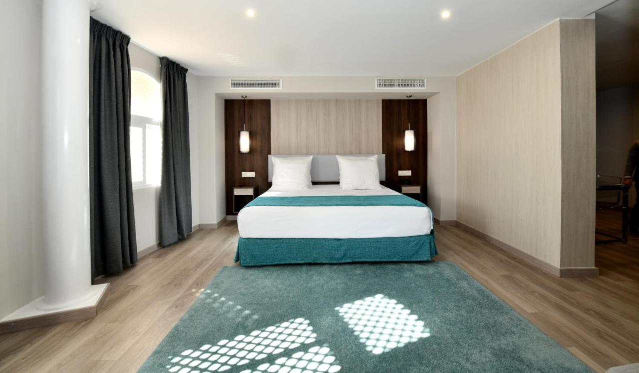 Suite - Photo 3