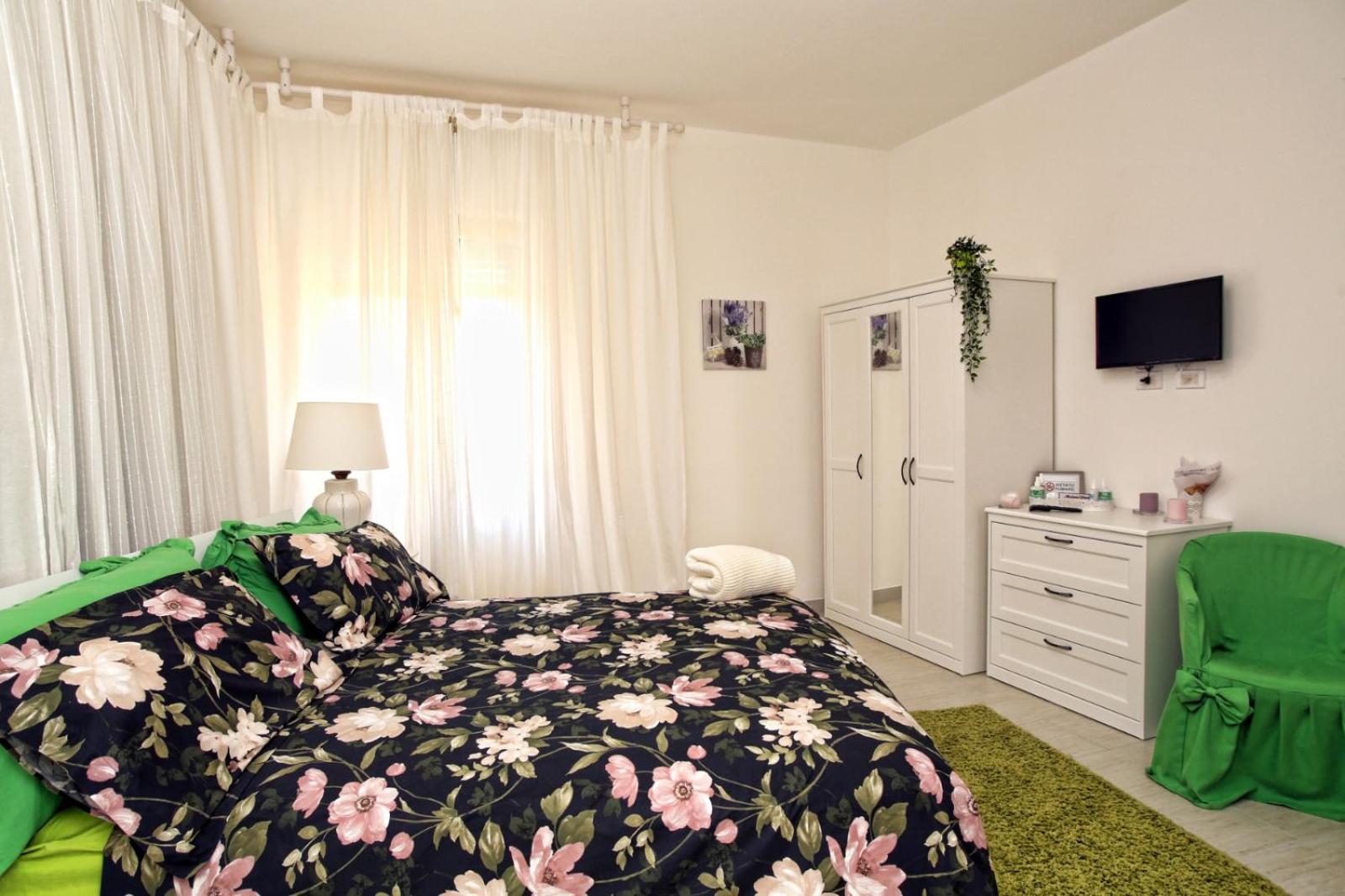 Junior Suite with Balcony - Photo 6