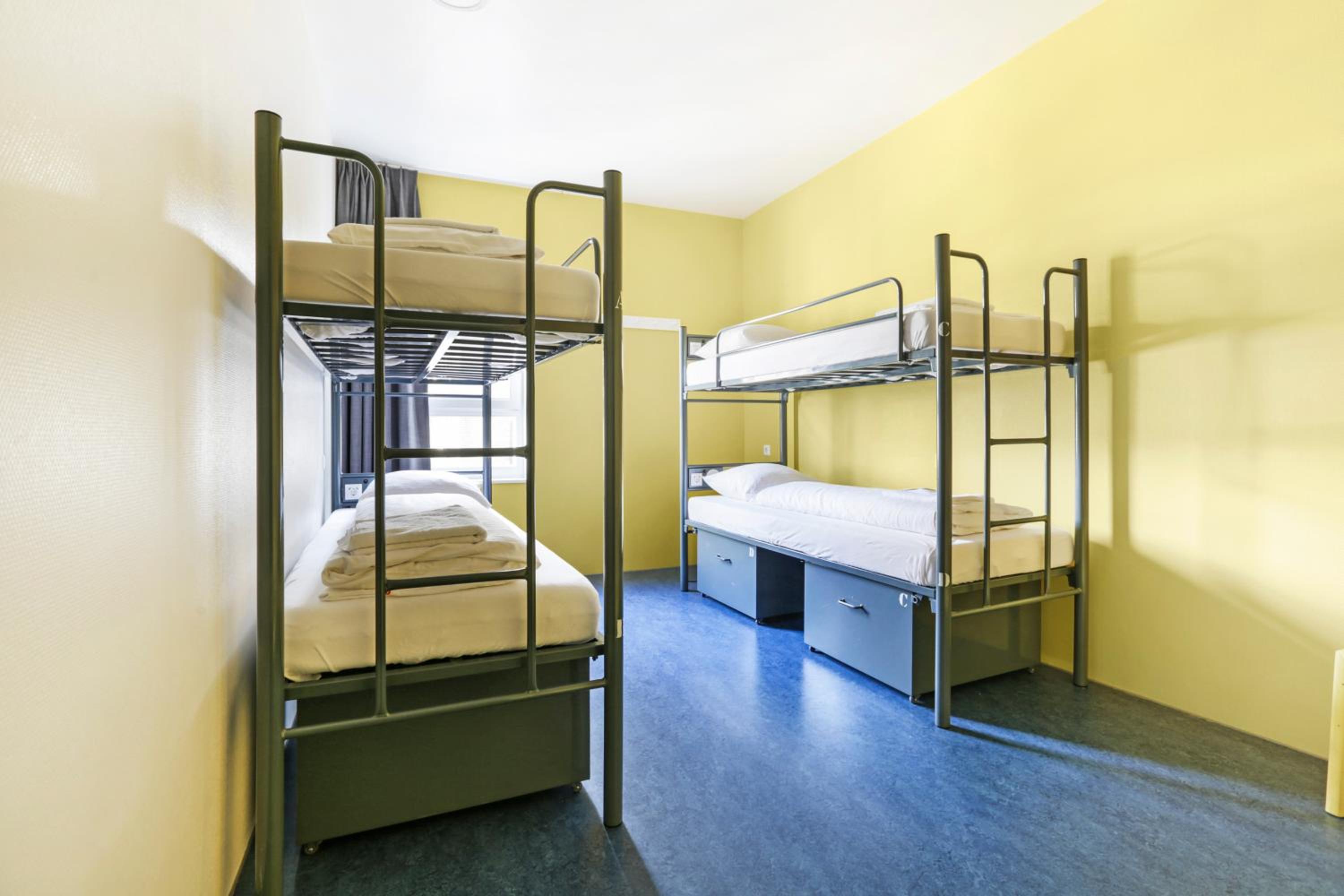 4-Bed Mixed Dormitory Room photo 3