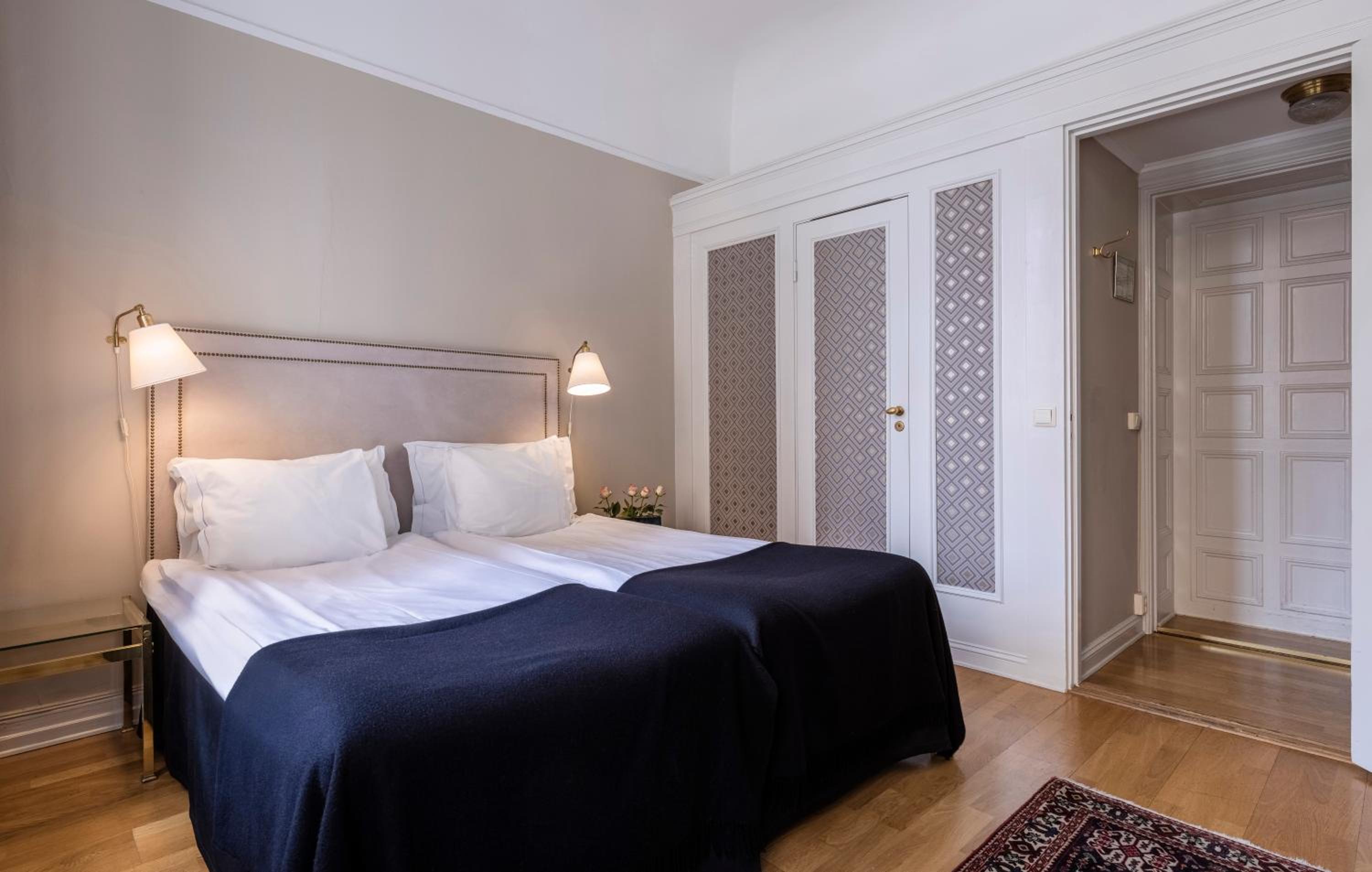 Classic Twin Room - Non-Smoking - Photo 10