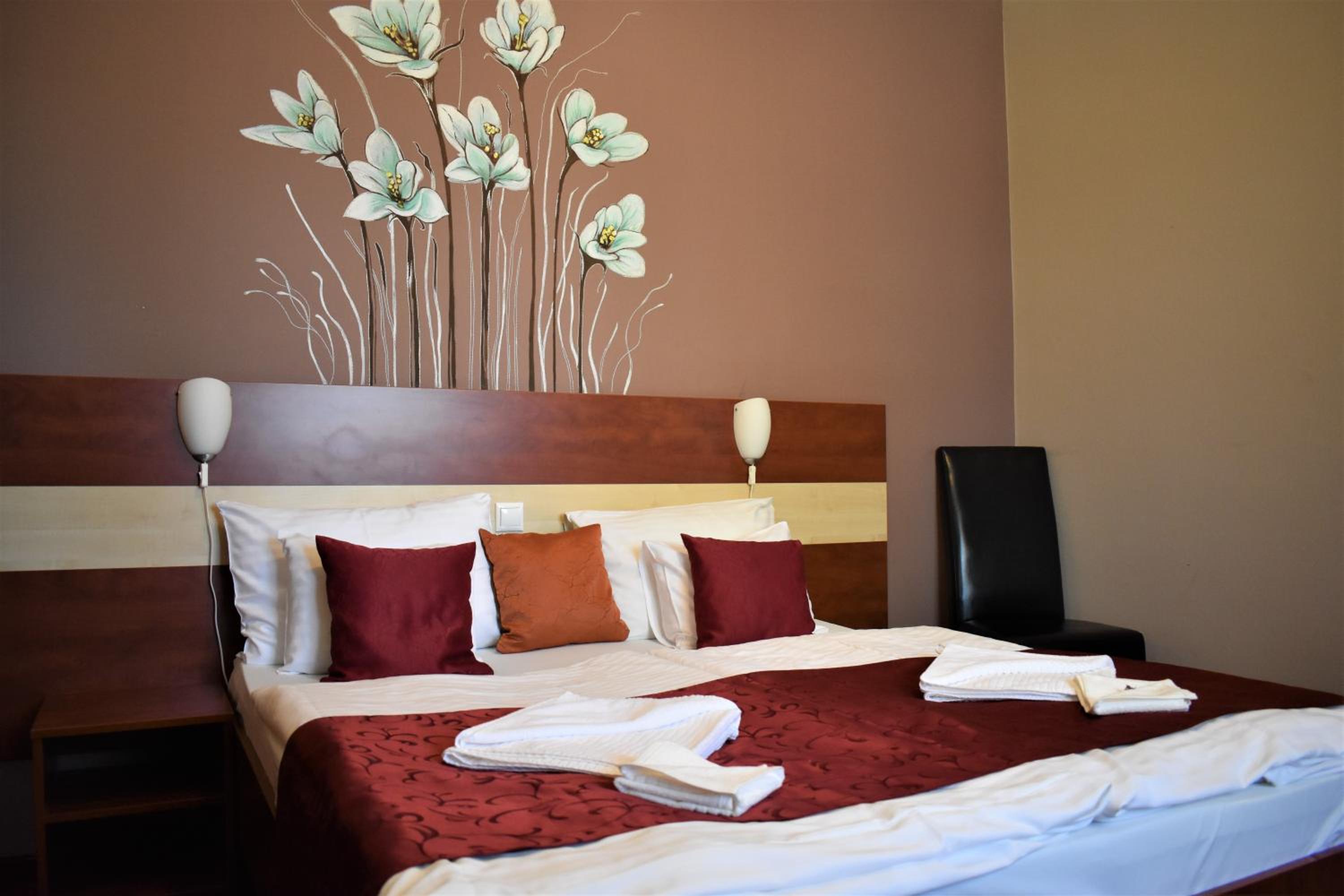 Double or Twin Room - Photo 14