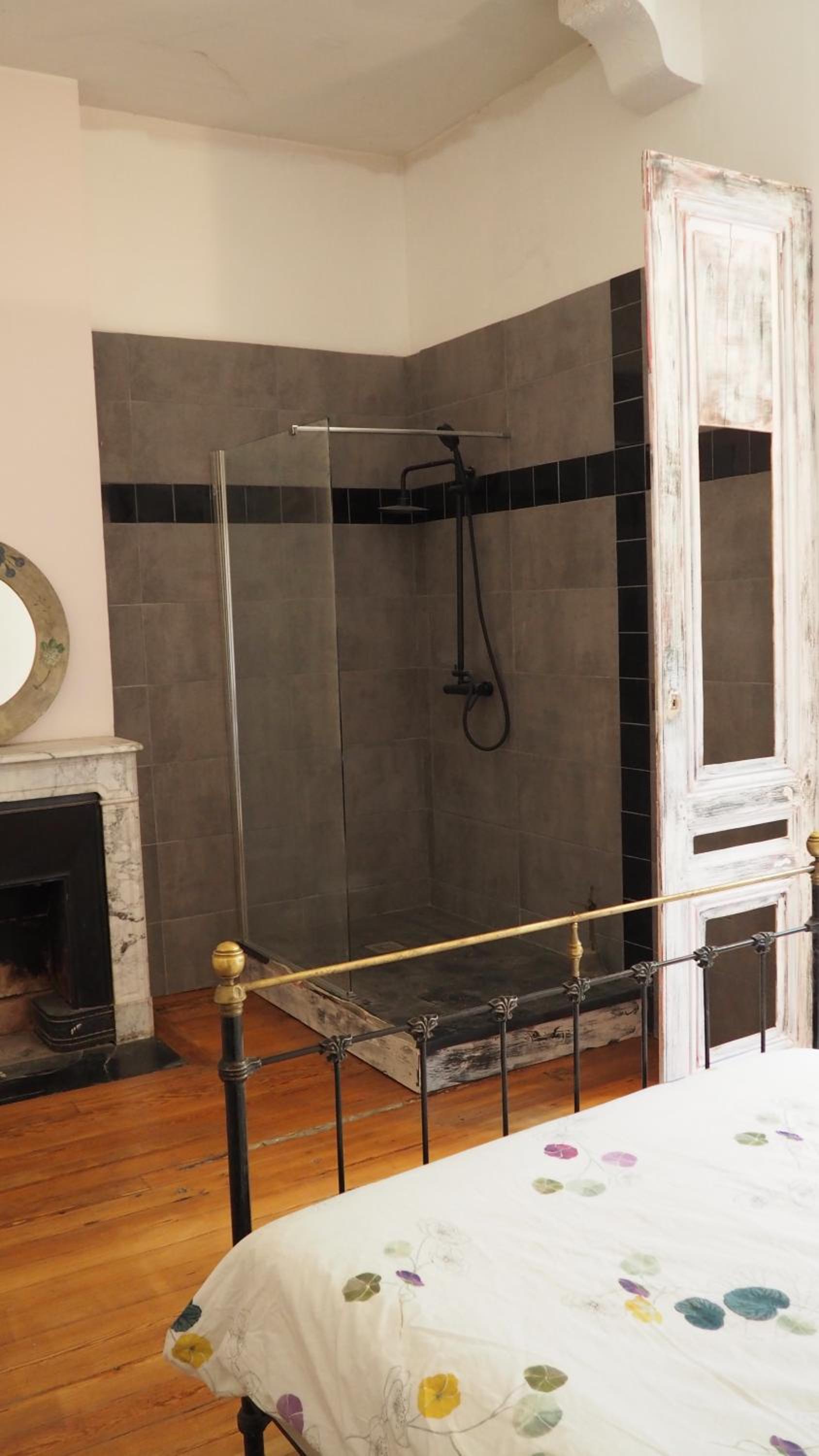 Quadruple Room with Bath - Photo 12