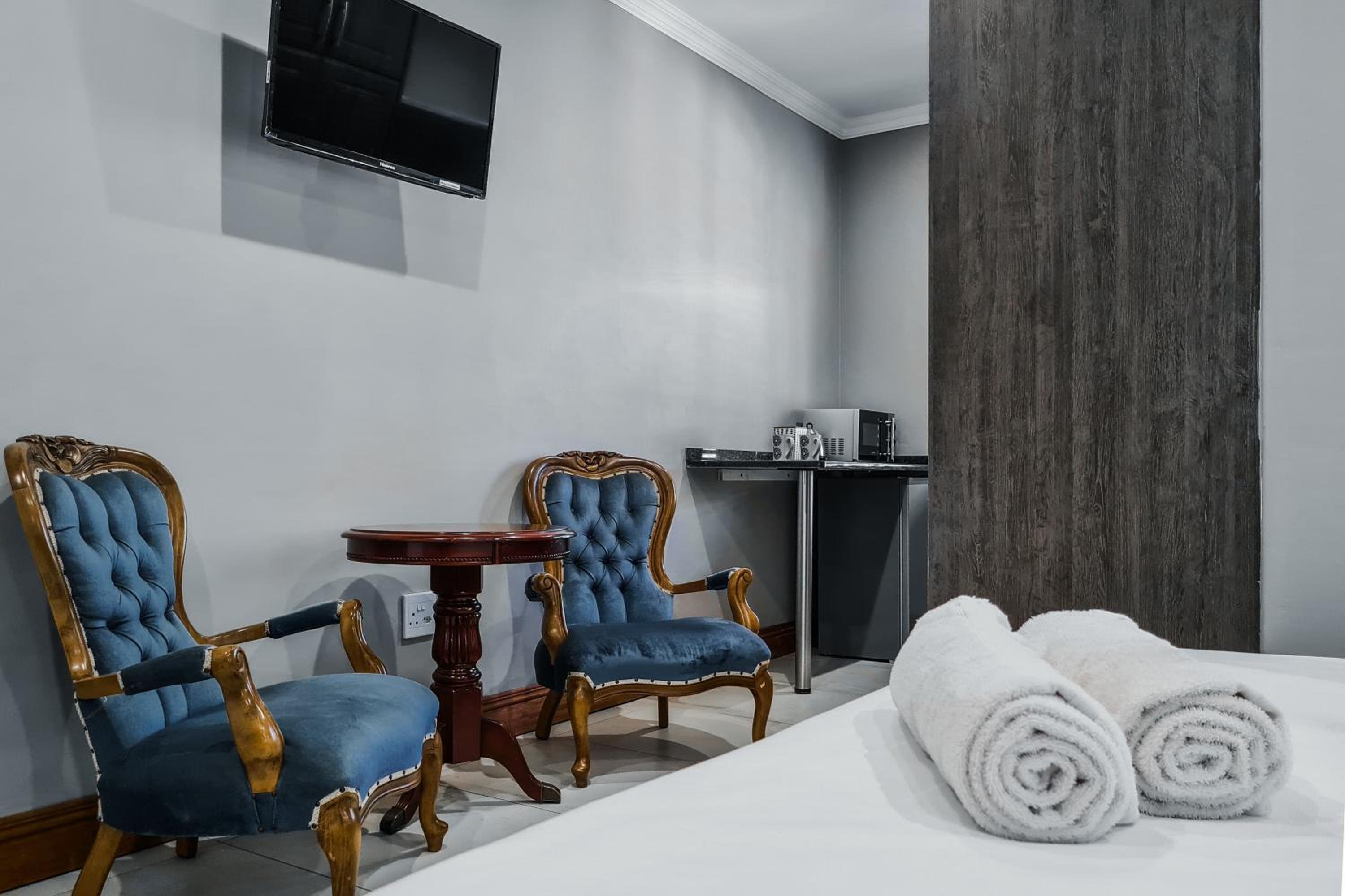 Double Room - Photo 10