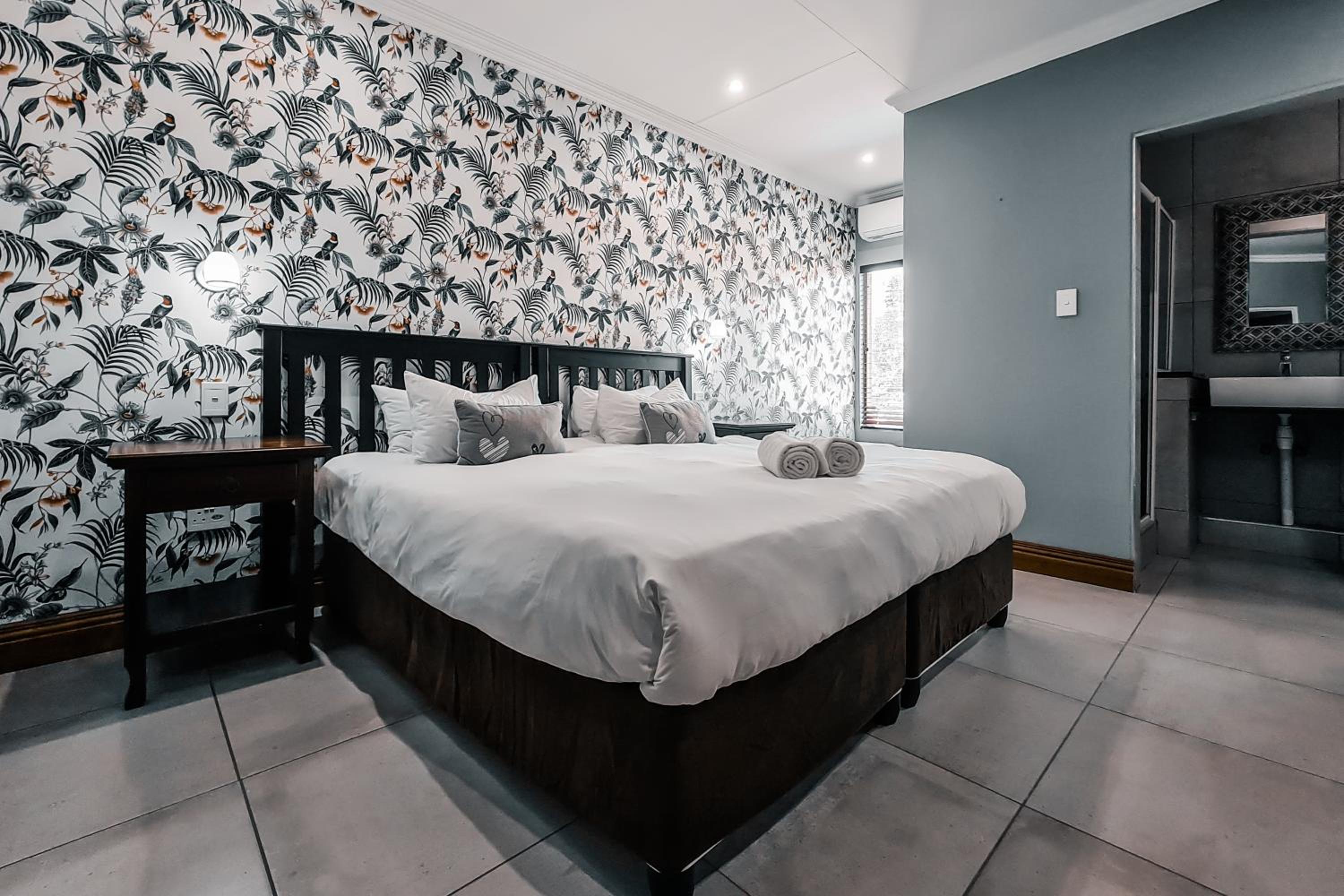 Double Room - Photo 18