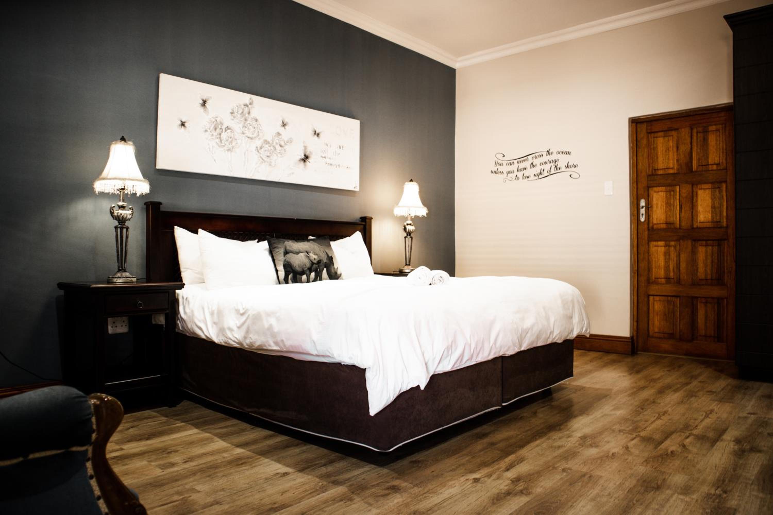 Deluxe King Room - Photo 6