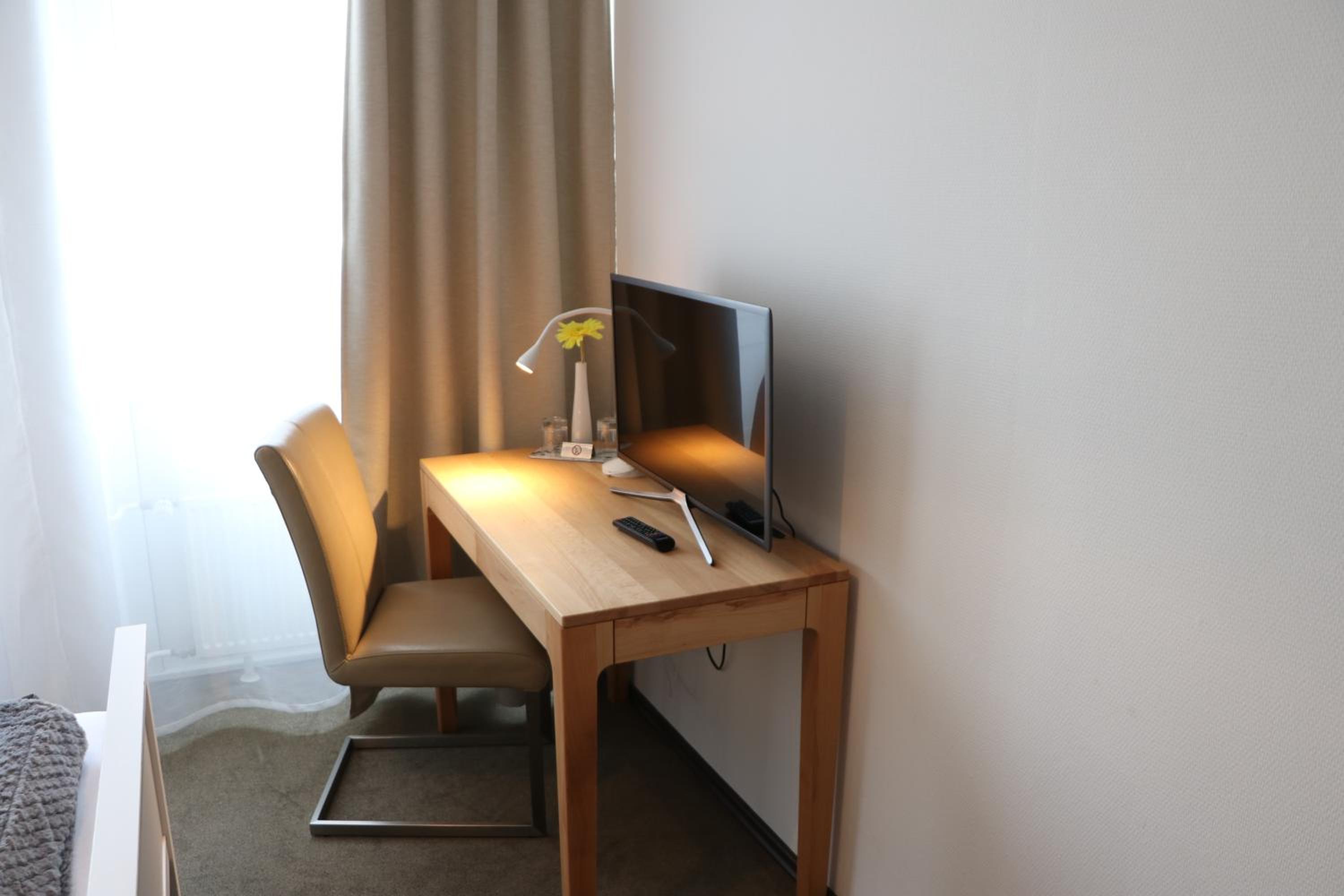 Double Room - Photo 7