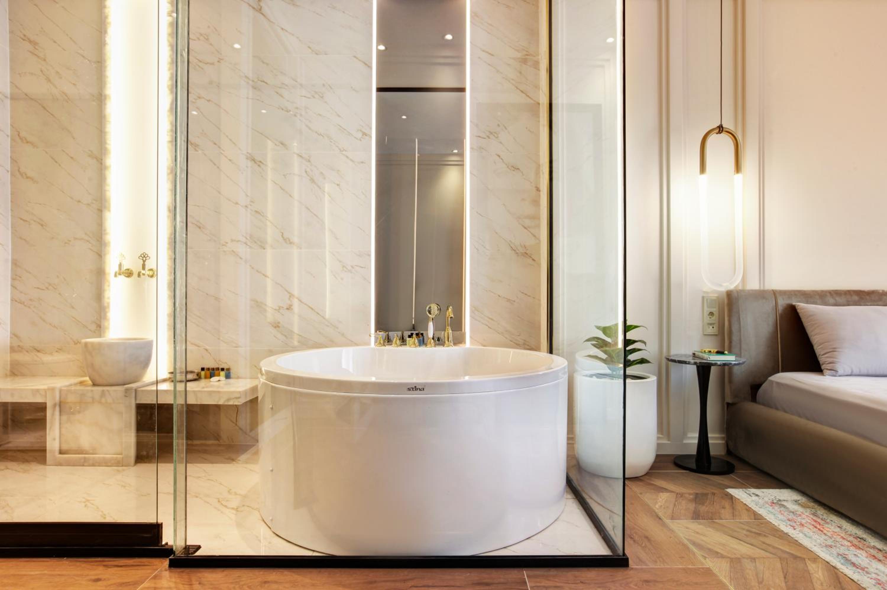 King Suite with Turkish Hammam and Bath Tub photo 3