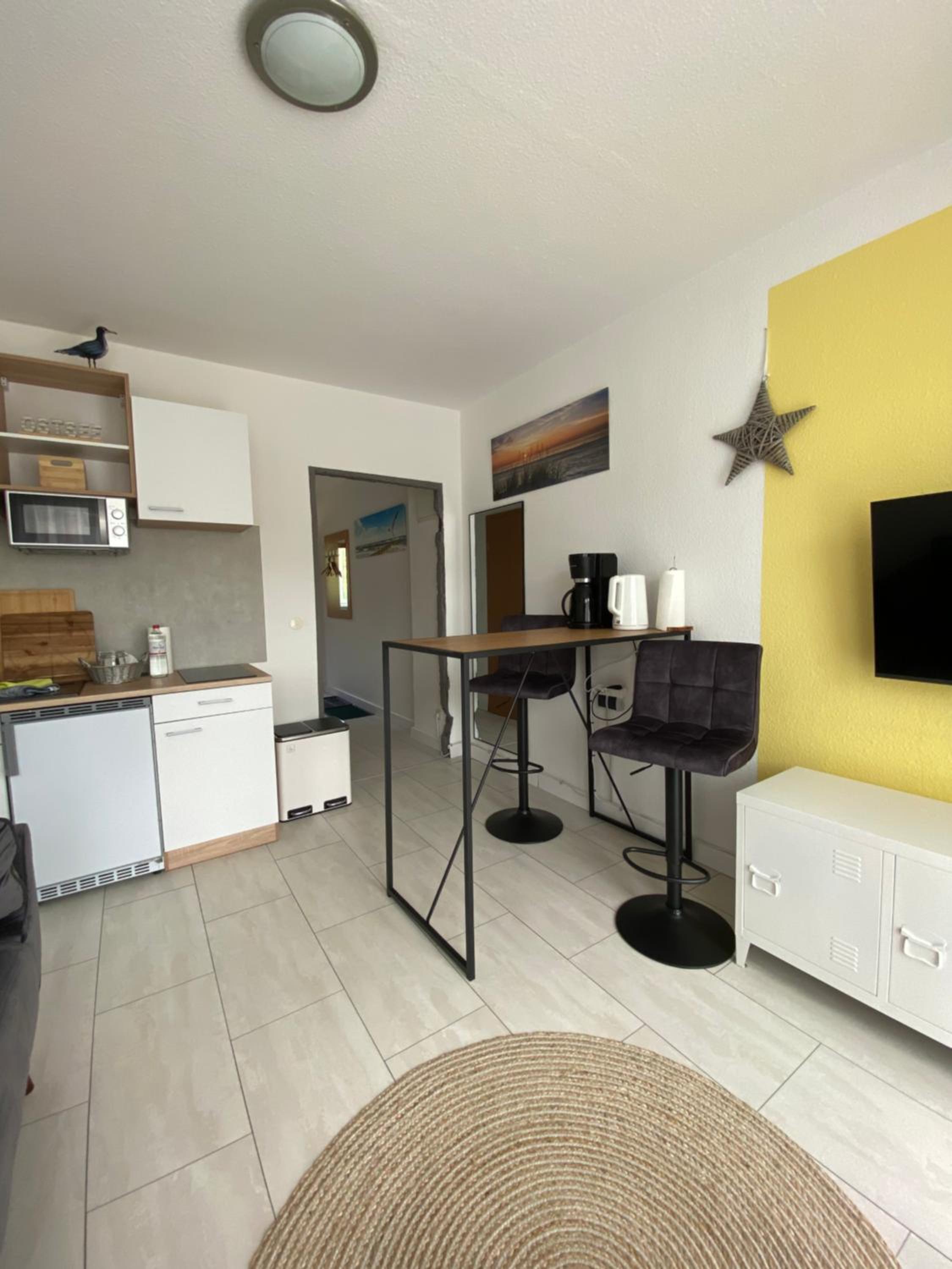 One-Bedroom Apartment with Balcony