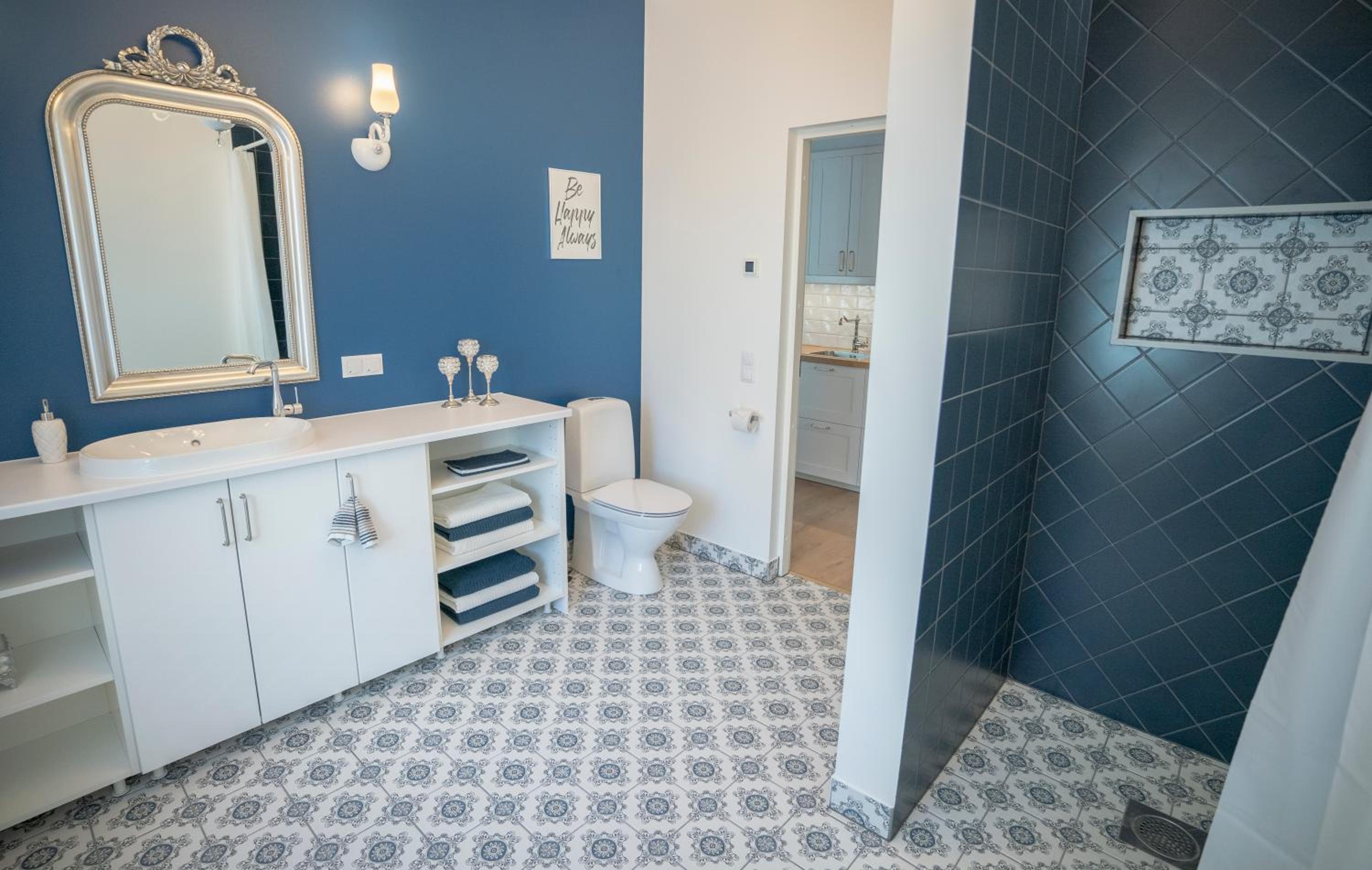 Two-Bedroom Apartment - Photo 5