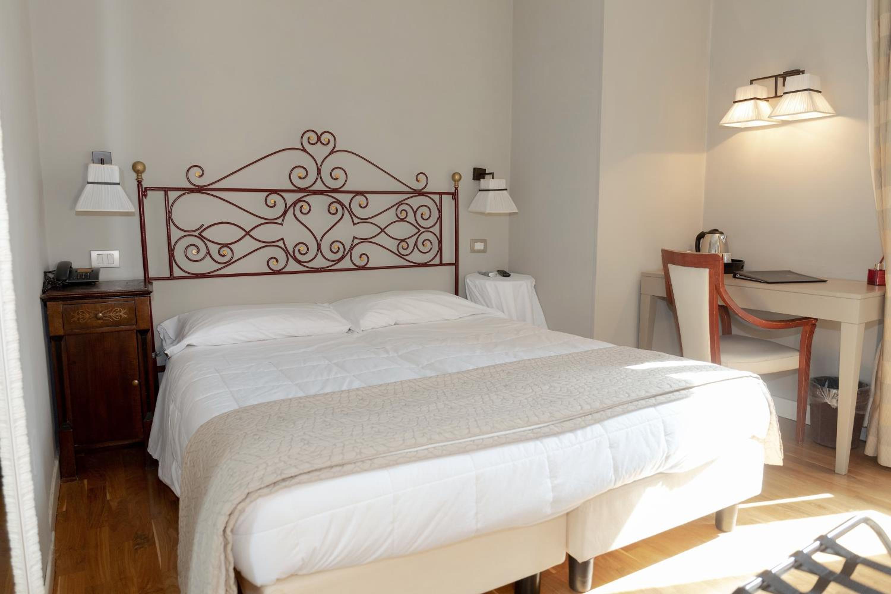 Budget Double or Twin Room - Photo 4