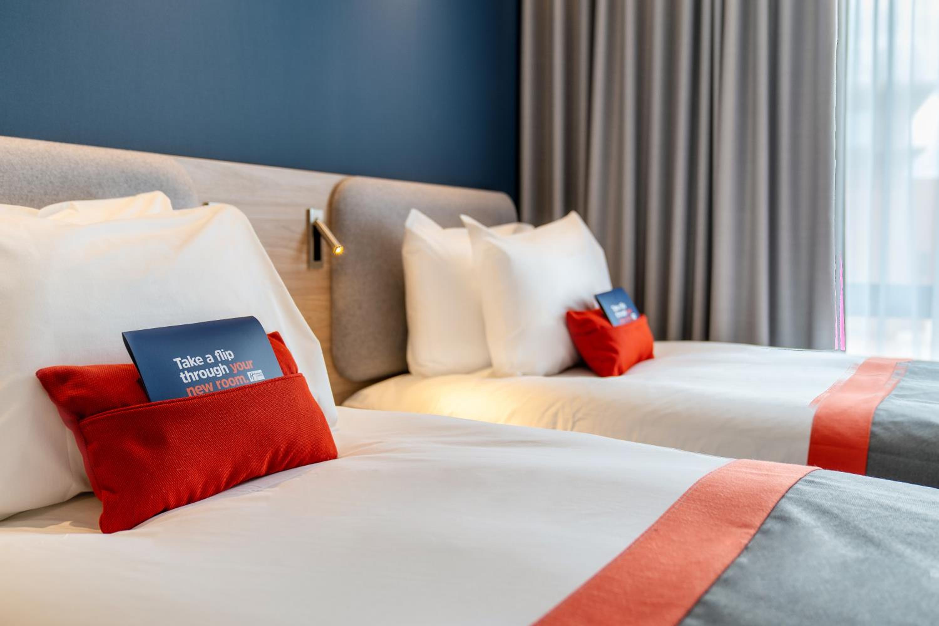 Standard Twin Room with Free Hot Breakfast