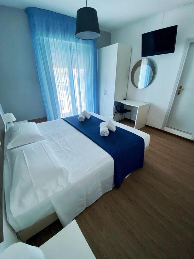 Double Room - Photo 3