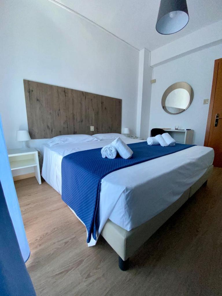 Double Room - Photo 4