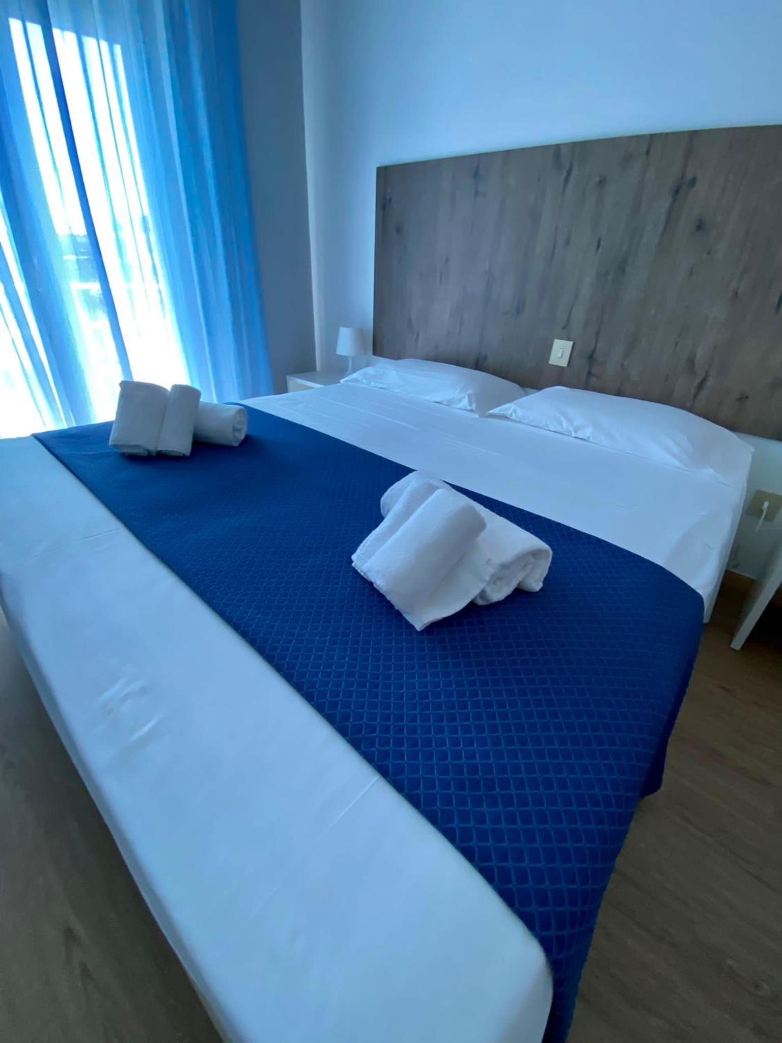 Double Room - Photo 2
