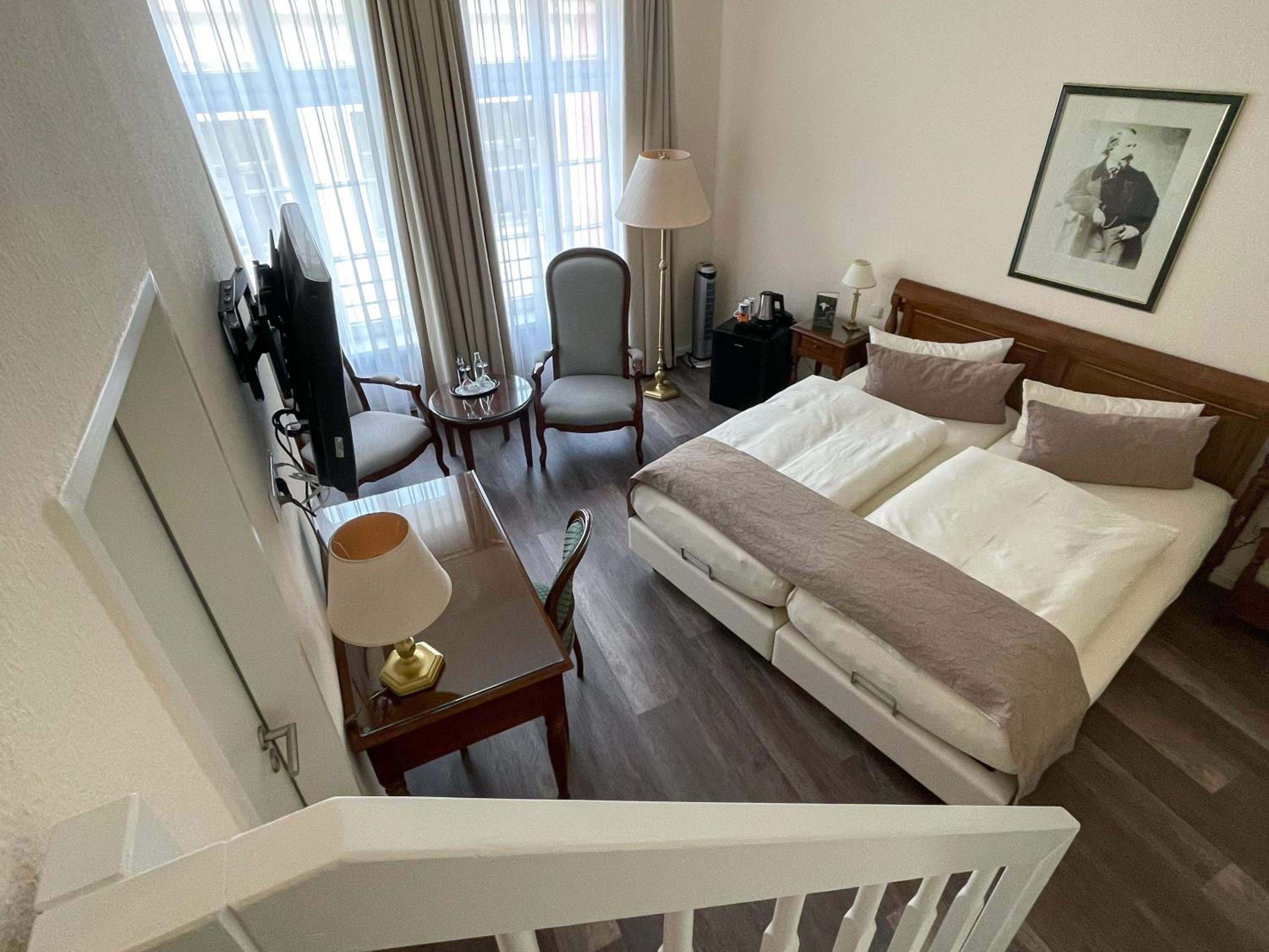 Double Room - Photo 9